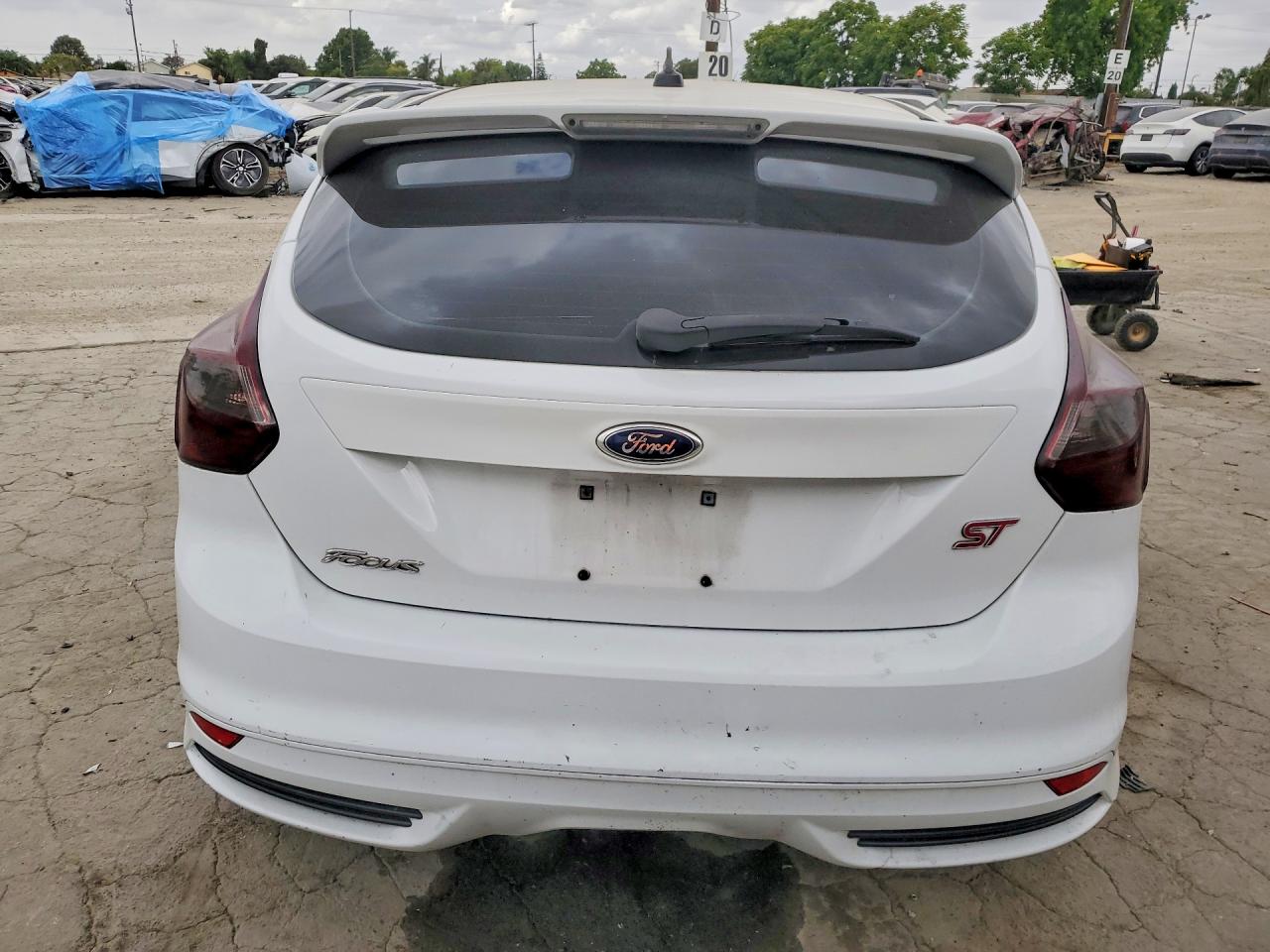 2014 Ford Focus St White vin: 1FADP3L95EL164106
