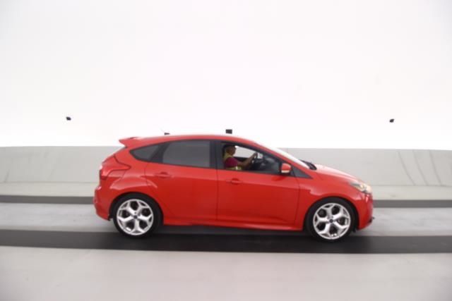 2014 Ford Focus St Red vin: 1FADP3L95EL395927