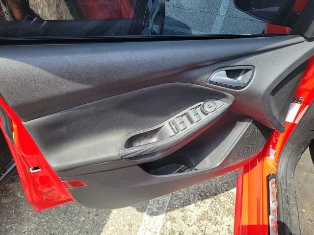 2014 Ford Focus St Red vin: 1FADP3L95EL395927