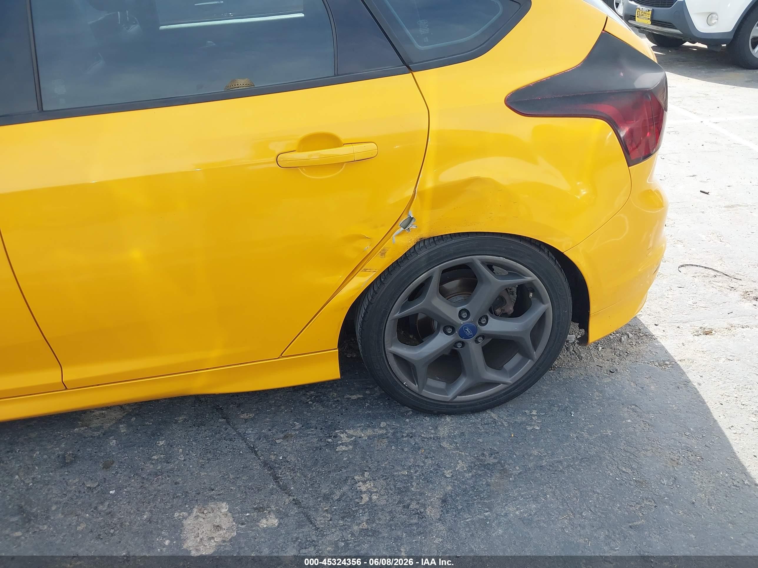 2014 Ford Focus St   Yellow vin: 1FADP3L95EL419191