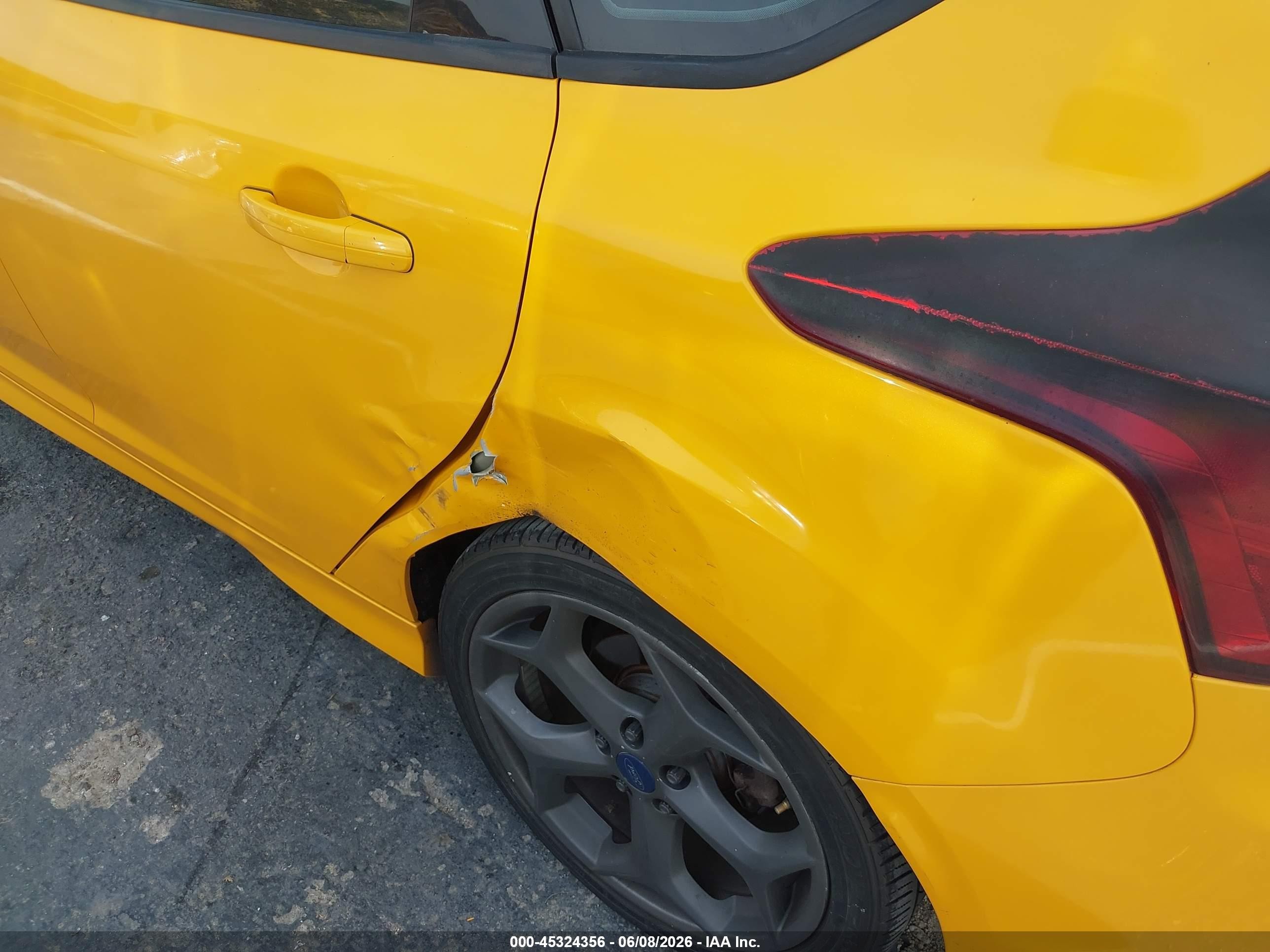 2014 Ford Focus St   Yellow vin: 1FADP3L95EL419191