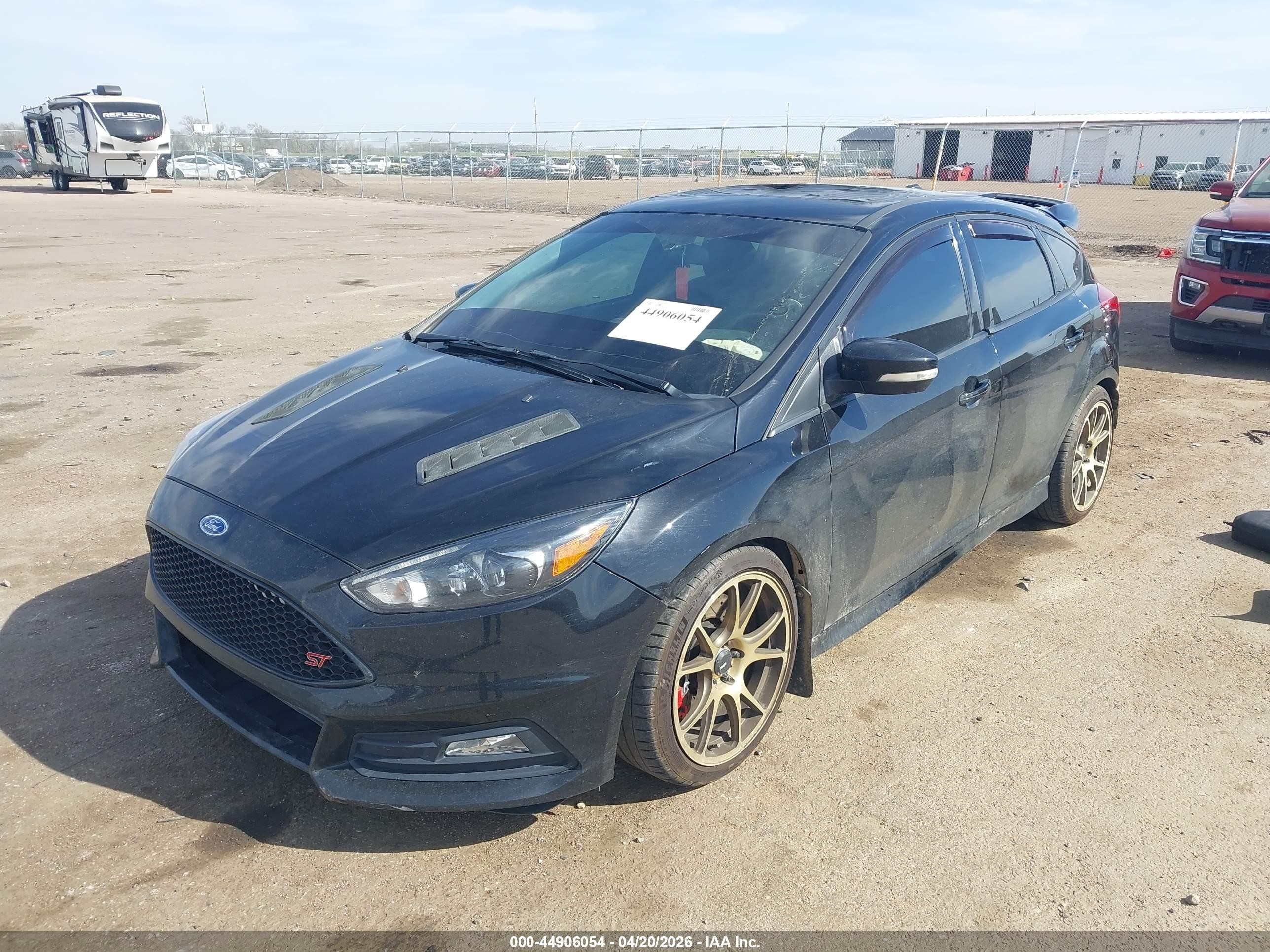 2017 Ford Focus St   Black vin: 1FADP3L95HL235700
