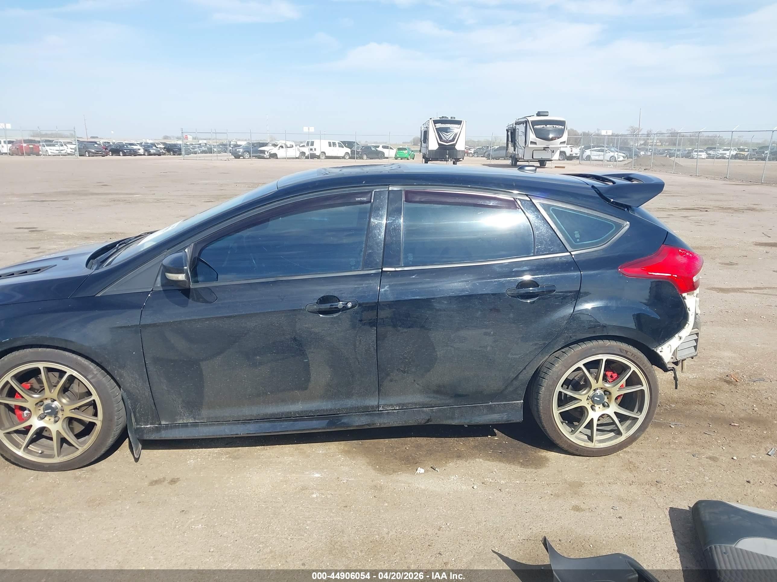 2017 Ford Focus St   Black vin: 1FADP3L95HL235700