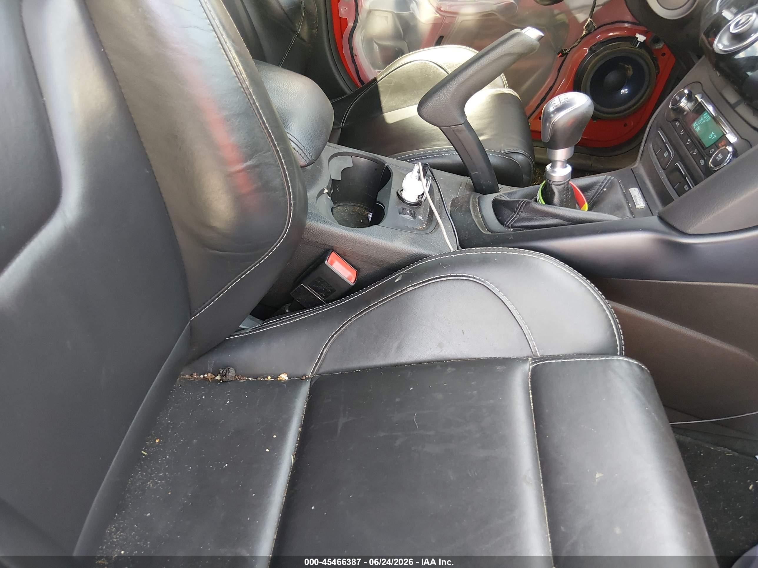 2014 Ford Focus   Red vin: 1FADP3L96EL191749