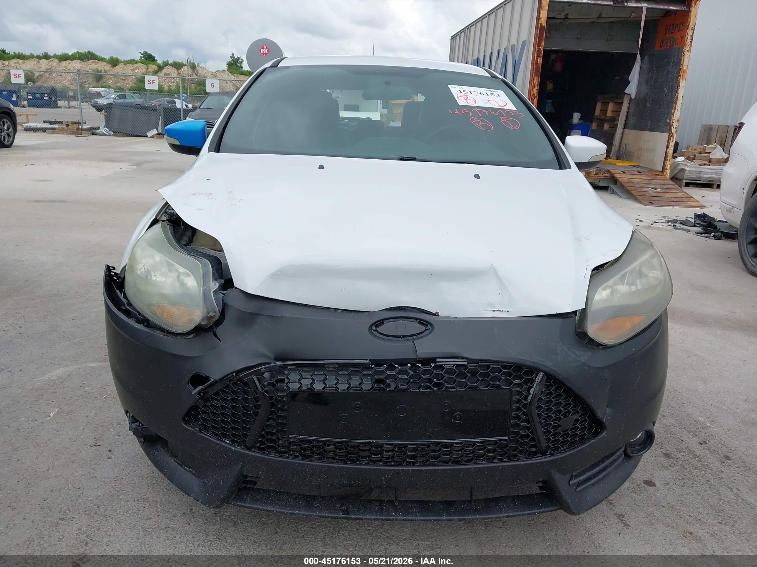 2014 Ford Focus St   White vin: 1FADP3L96EL311050