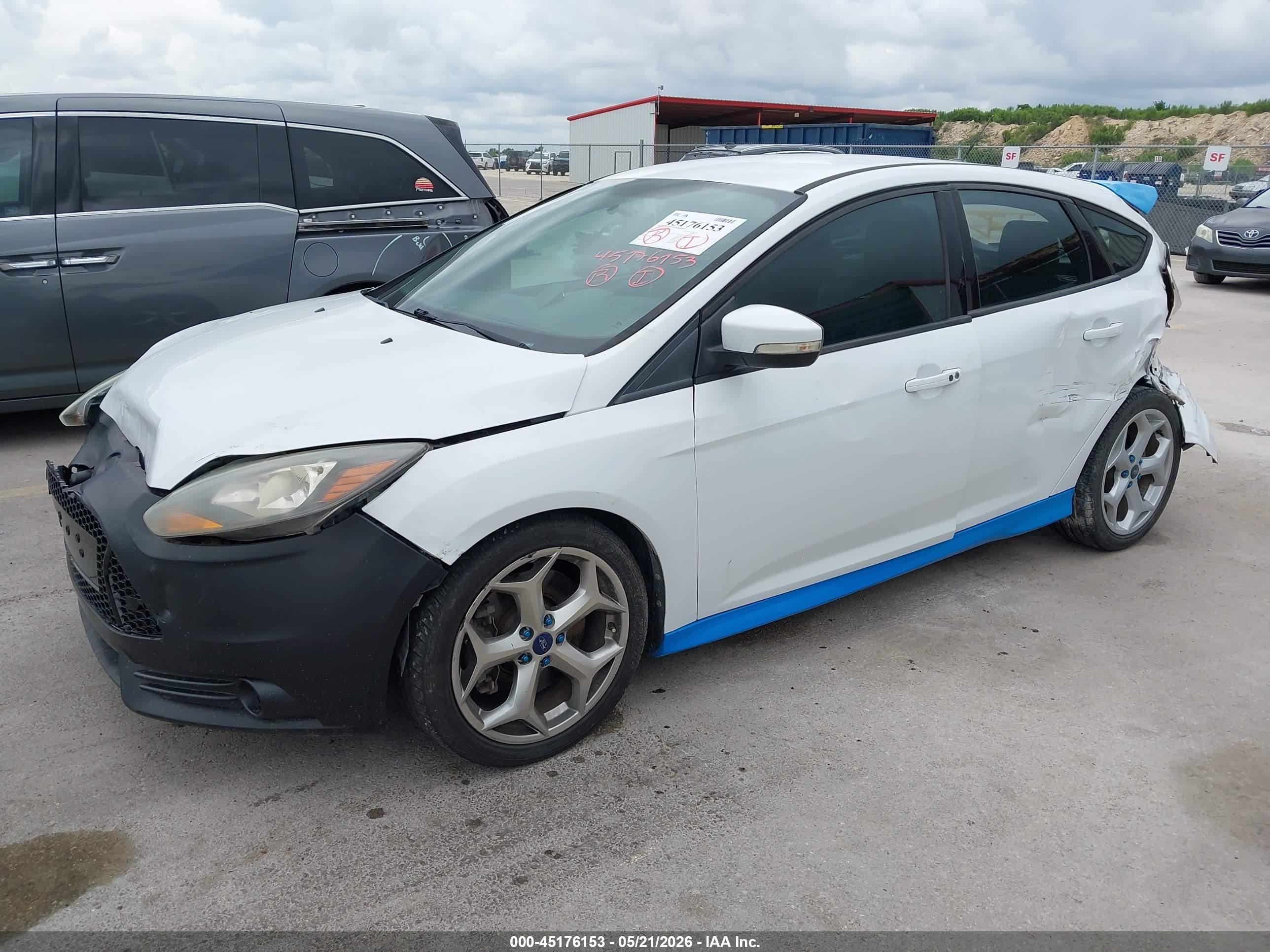 2014 Ford Focus St   White vin: 1FADP3L96EL311050