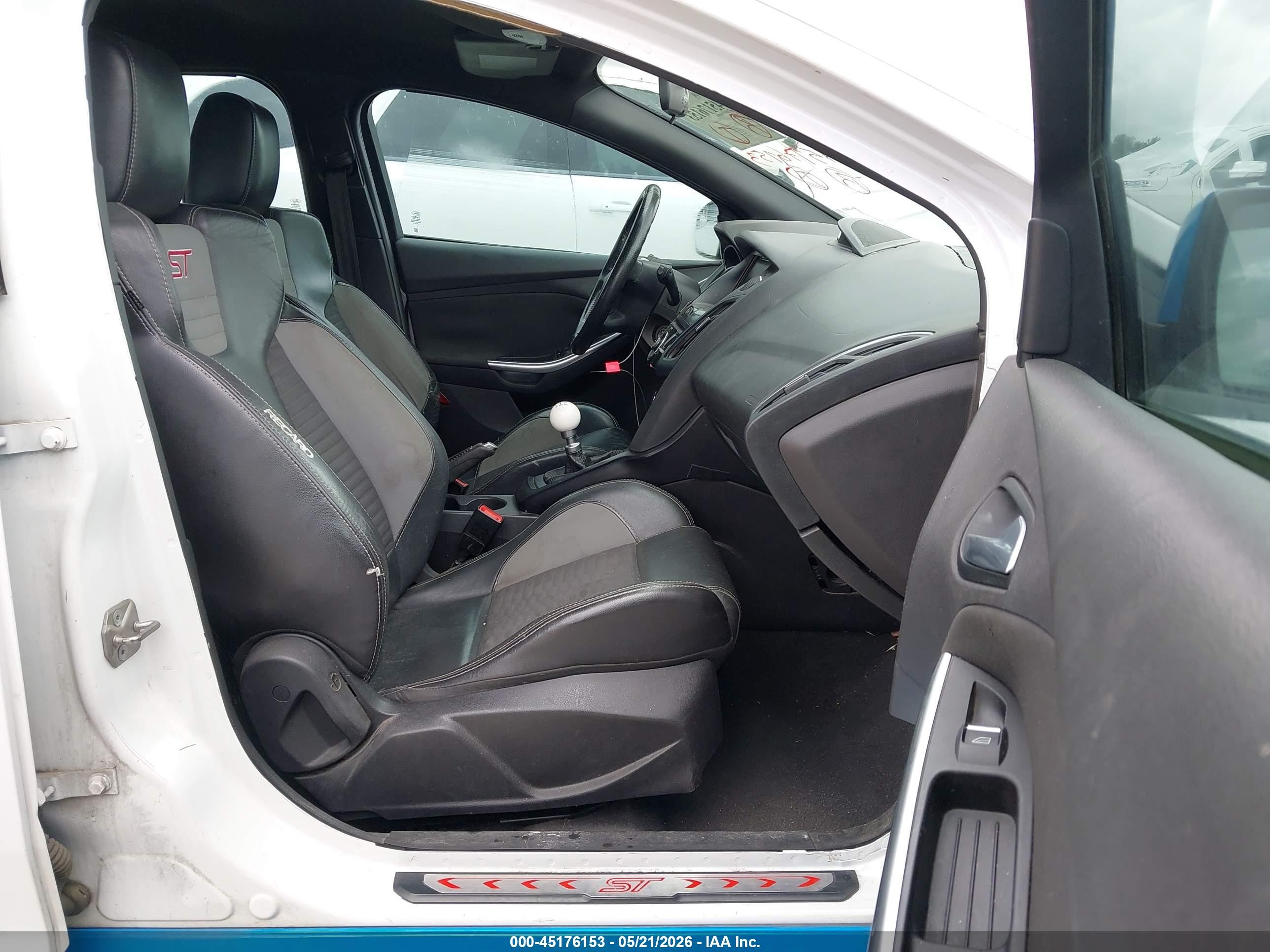2014 Ford Focus St   White vin: 1FADP3L96EL311050