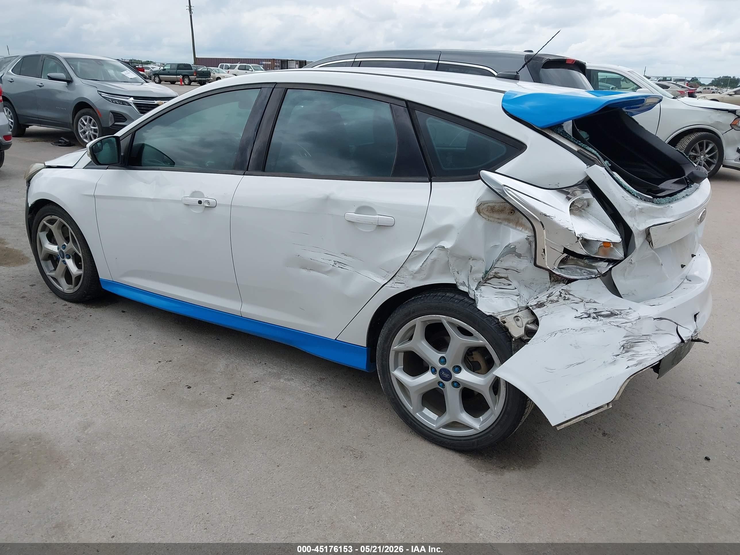 2014 Ford Focus St   White vin: 1FADP3L96EL311050