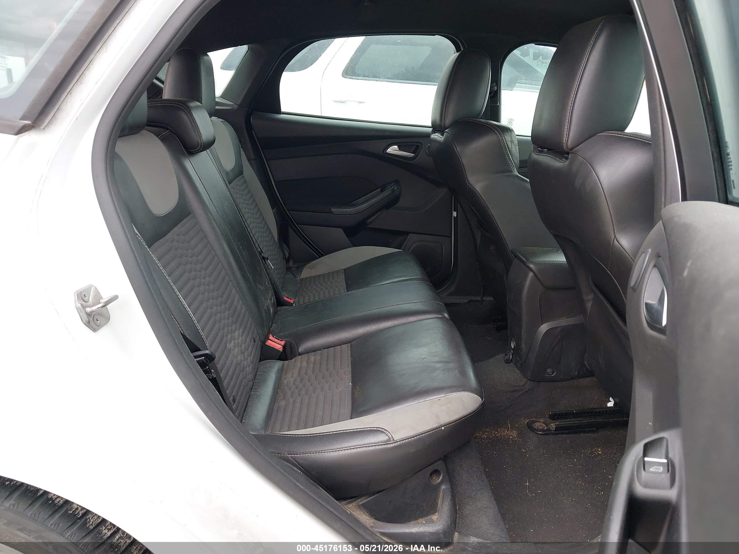 2014 Ford Focus St   White vin: 1FADP3L96EL311050