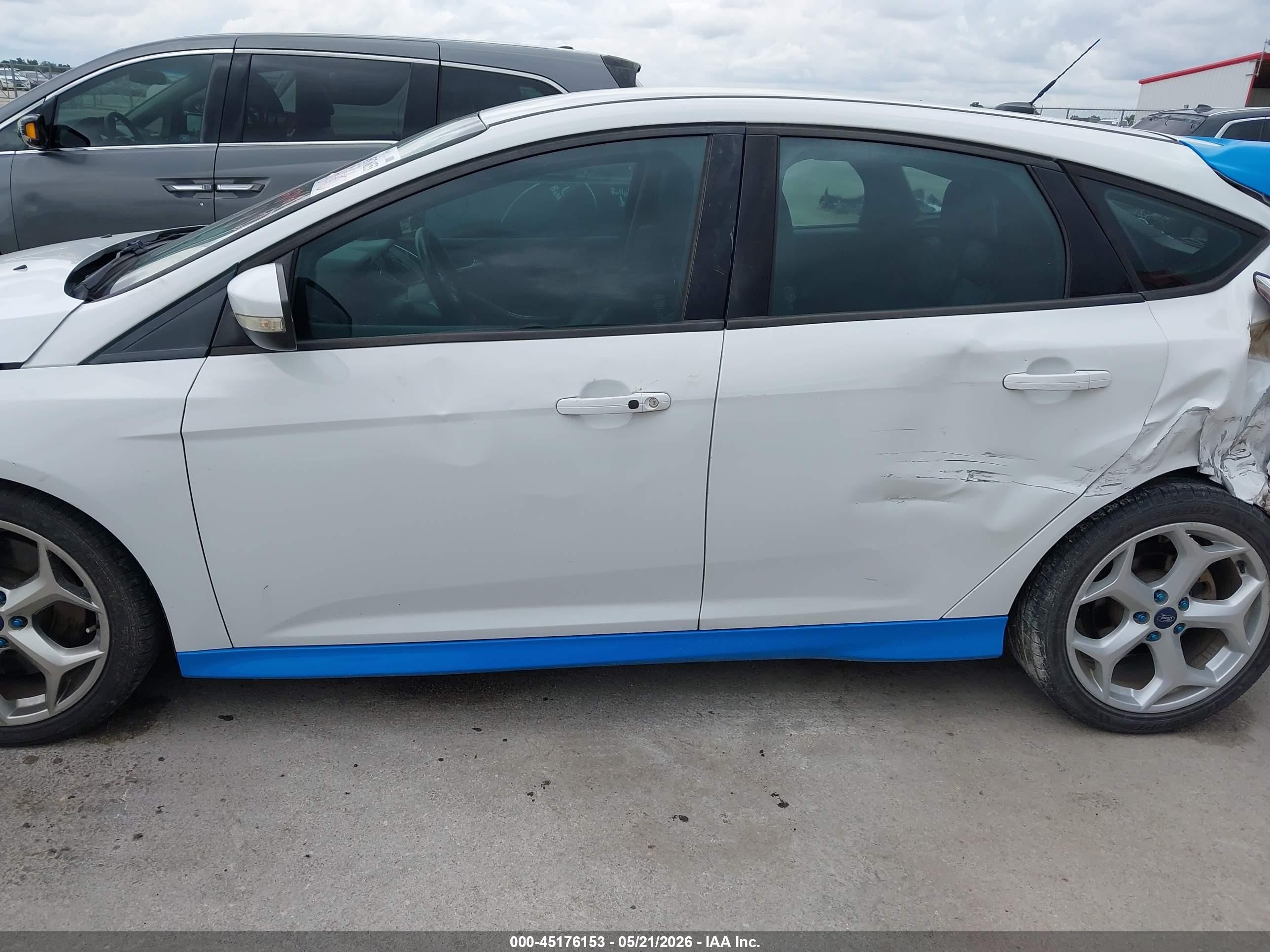 2014 Ford Focus St   White vin: 1FADP3L96EL311050