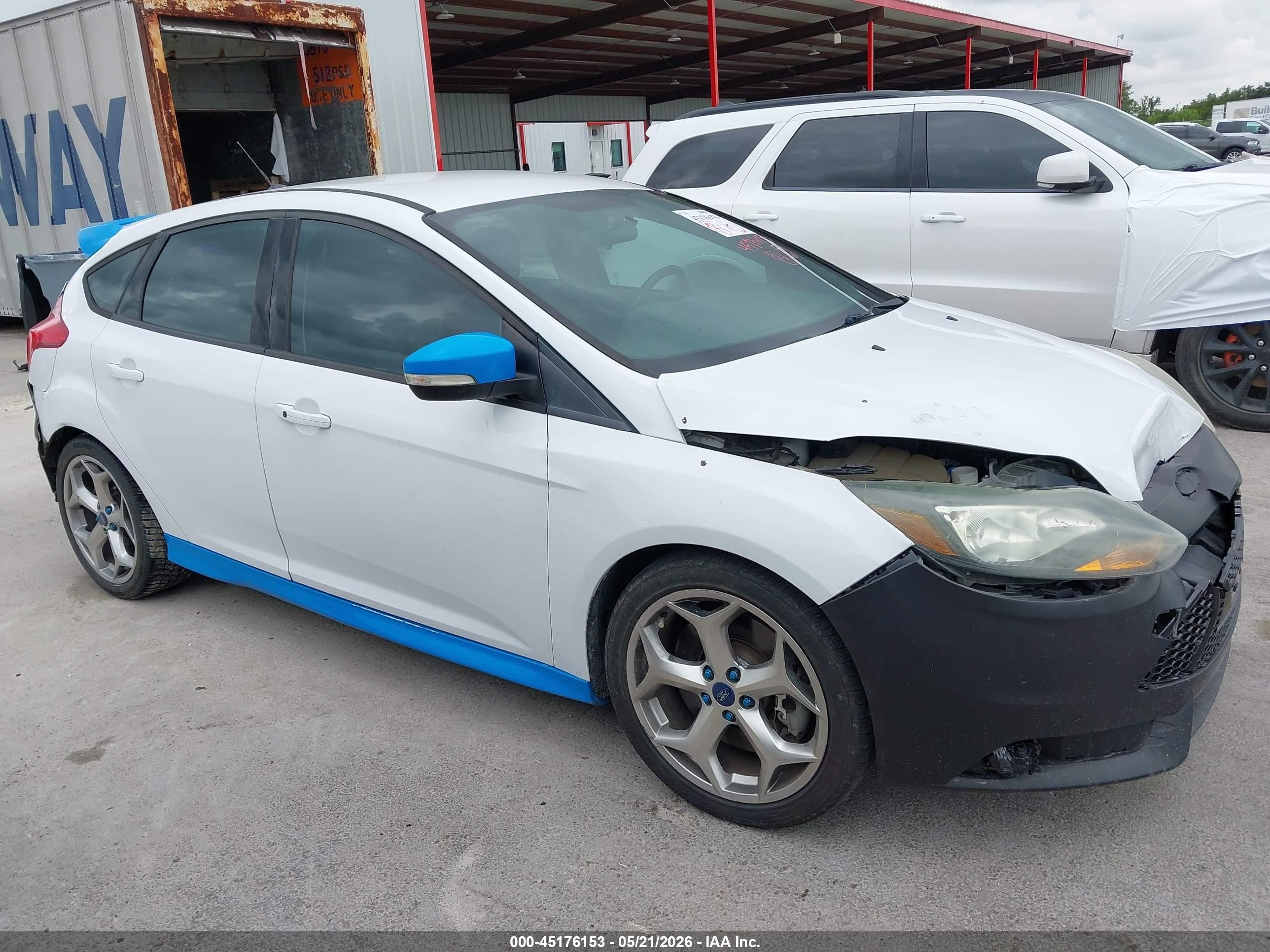 2014 Ford Focus St   White vin: 1FADP3L96EL311050