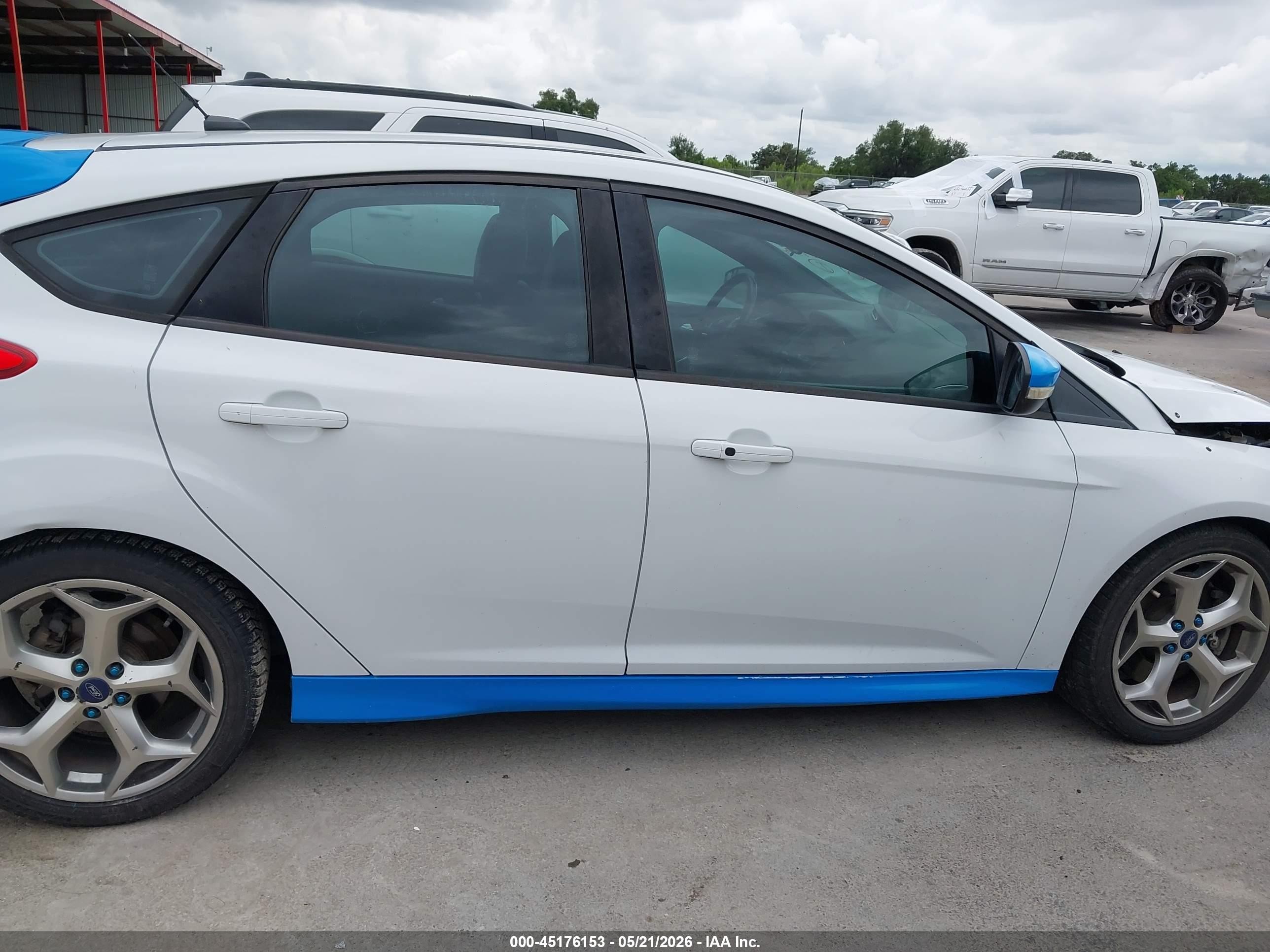 2014 Ford Focus St   White vin: 1FADP3L96EL311050
