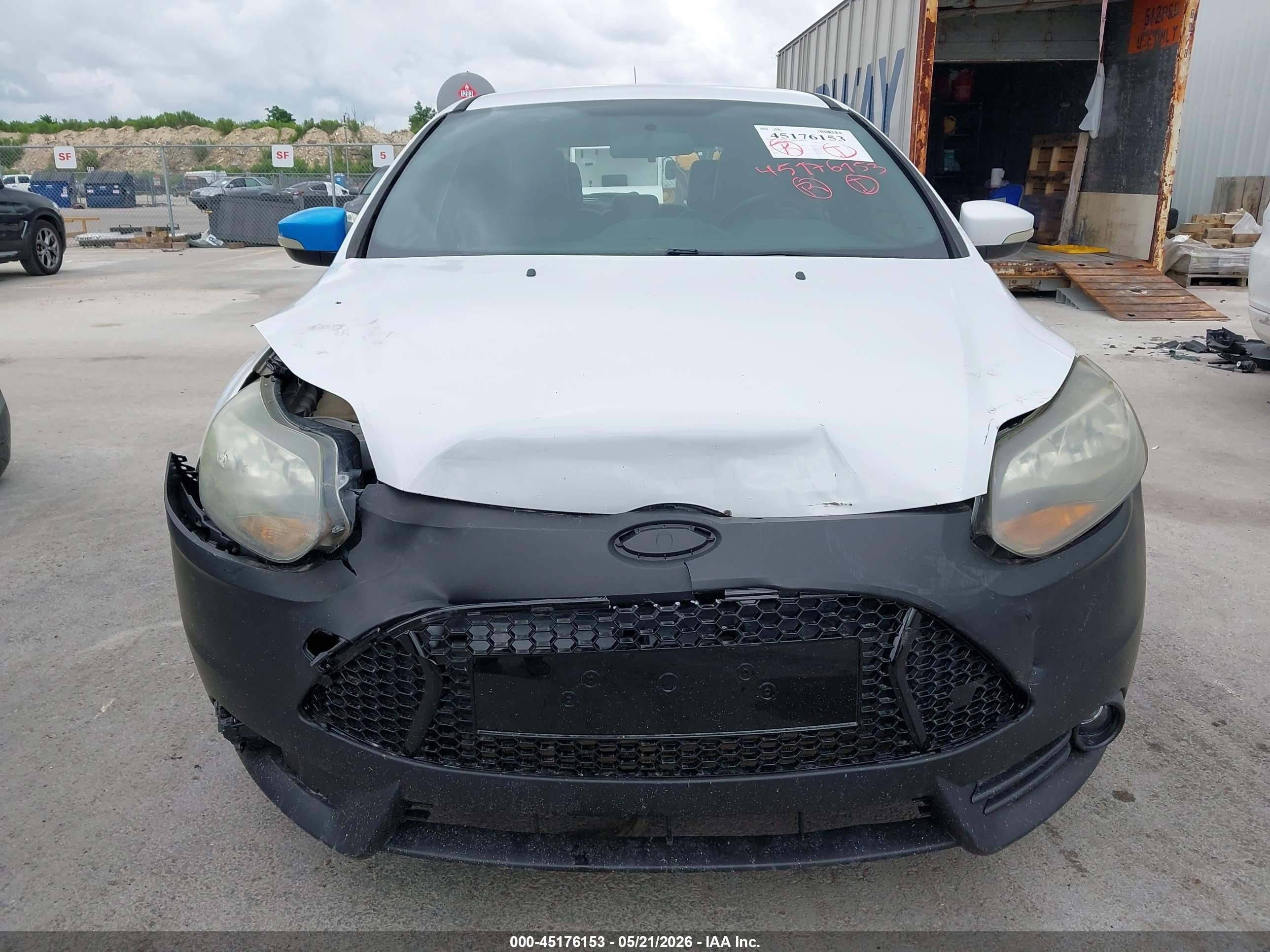 2014 Ford Focus St   White vin: 1FADP3L96EL311050