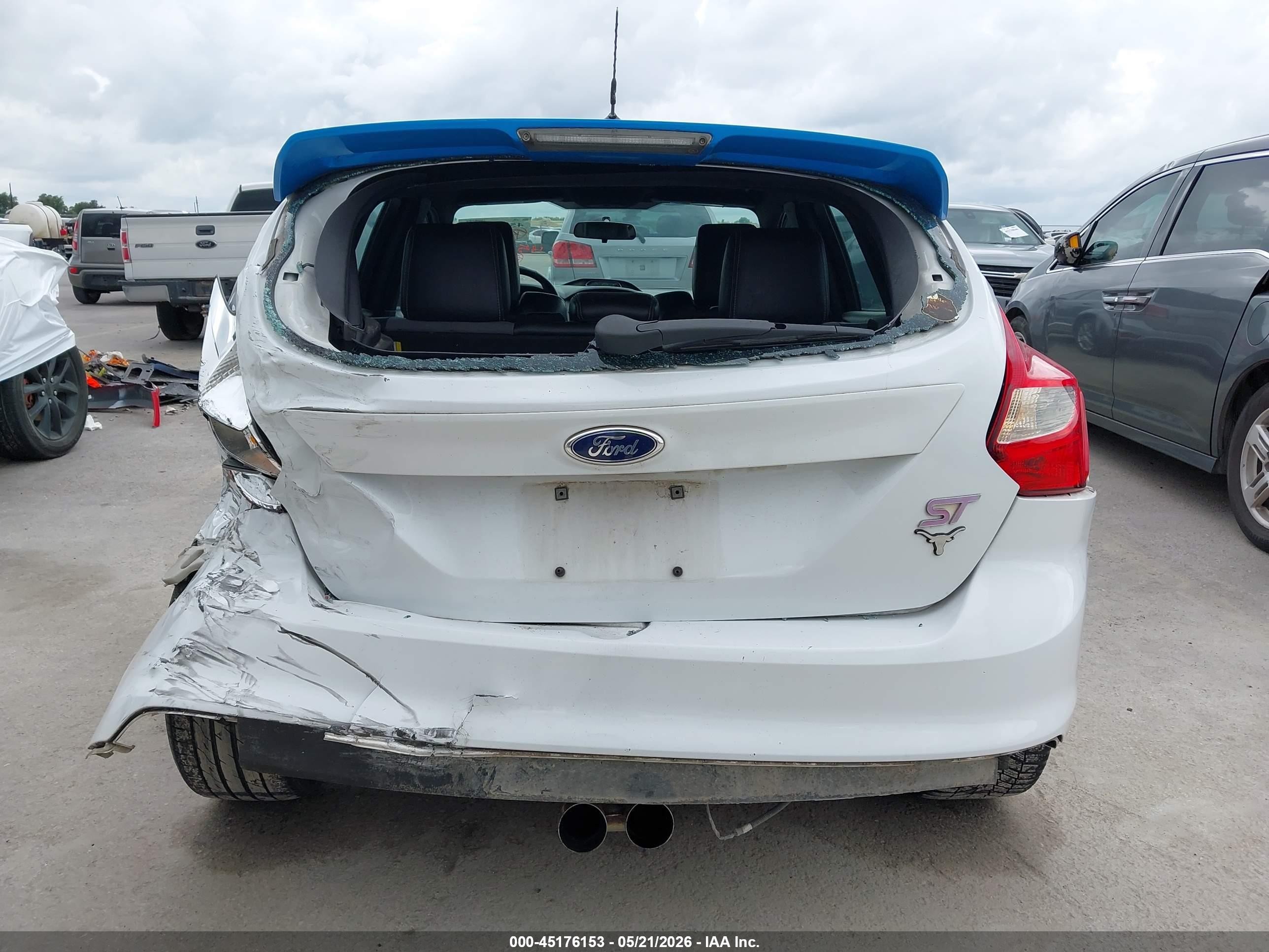 2014 Ford Focus St   White vin: 1FADP3L96EL311050
