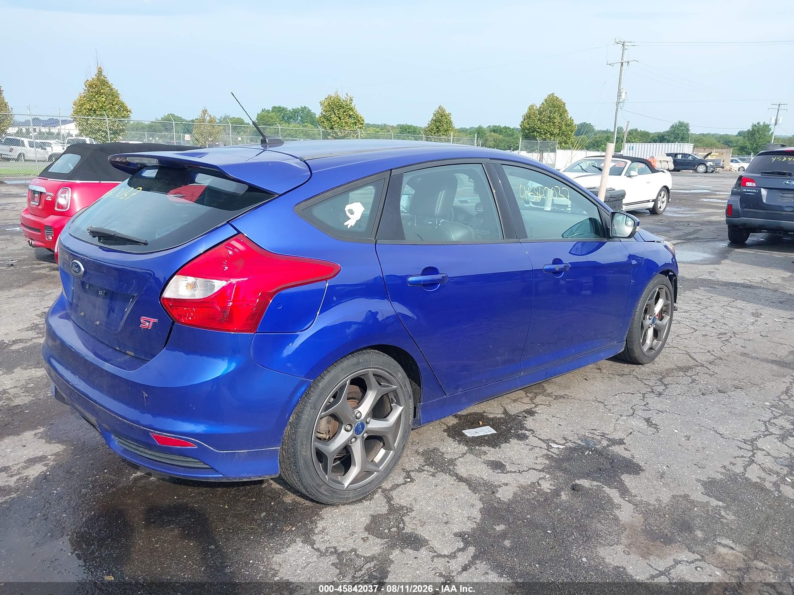 2014 Ford Focus St   Blue vin: 1FADP3L96EL338507