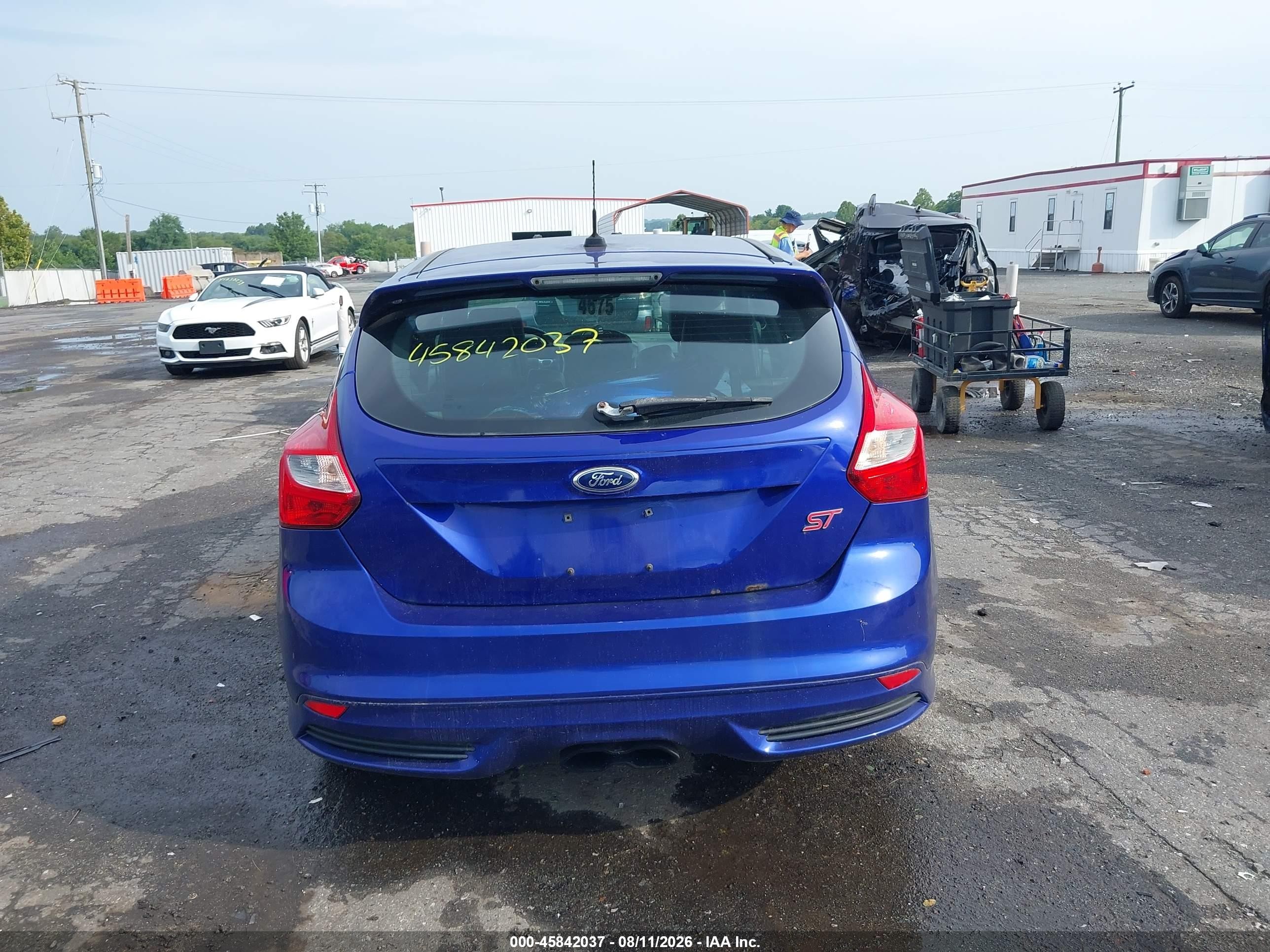 2014 Ford Focus St   Blue vin: 1FADP3L96EL338507