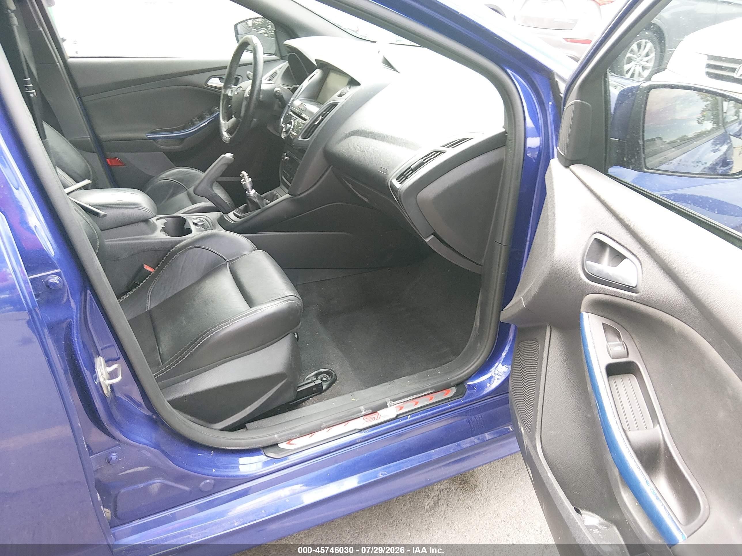 2014 Ford Focus St   Blue vin: 1FADP3L96EL373595