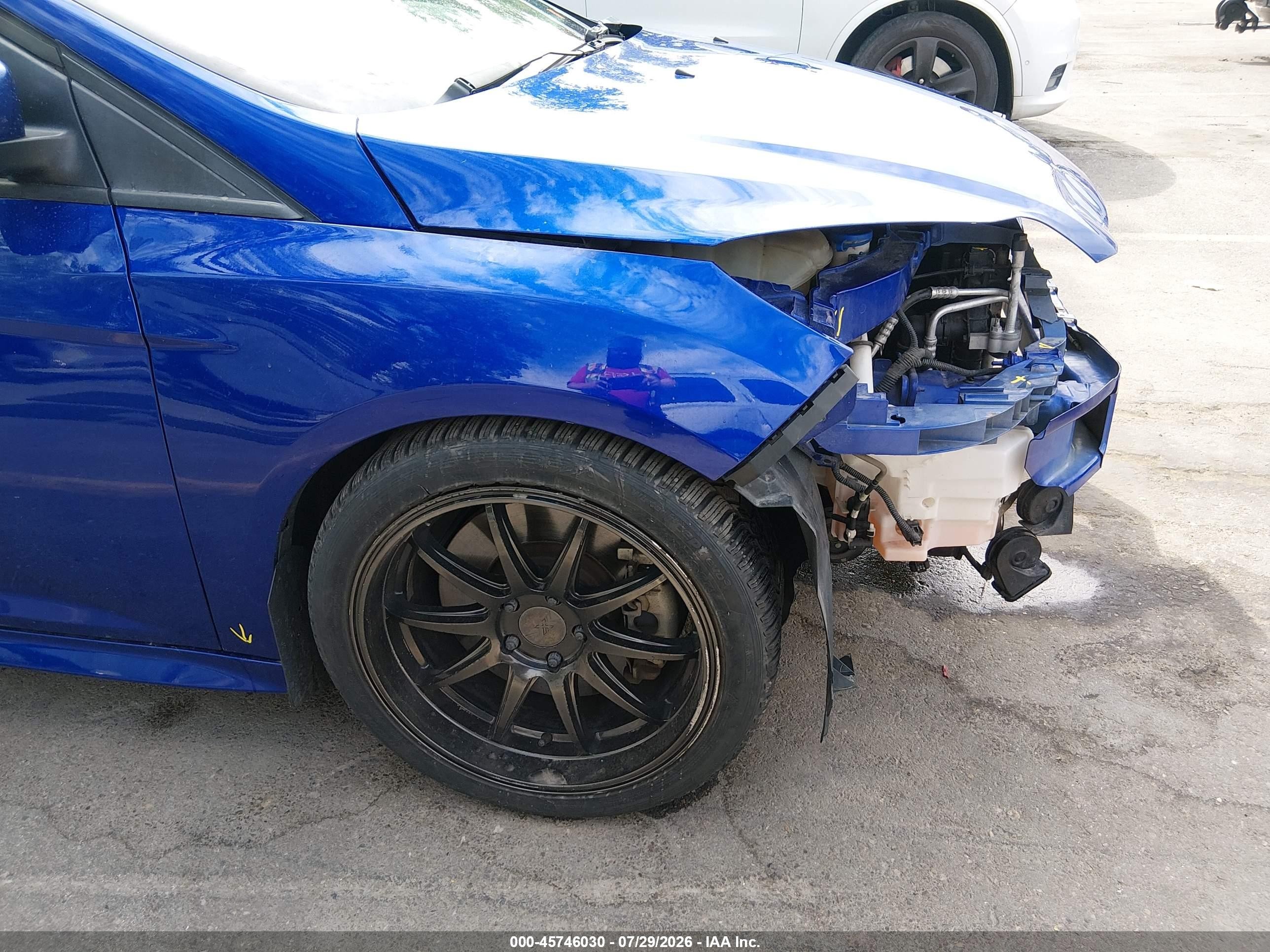 2014 Ford Focus St   Blue vin: 1FADP3L96EL373595
