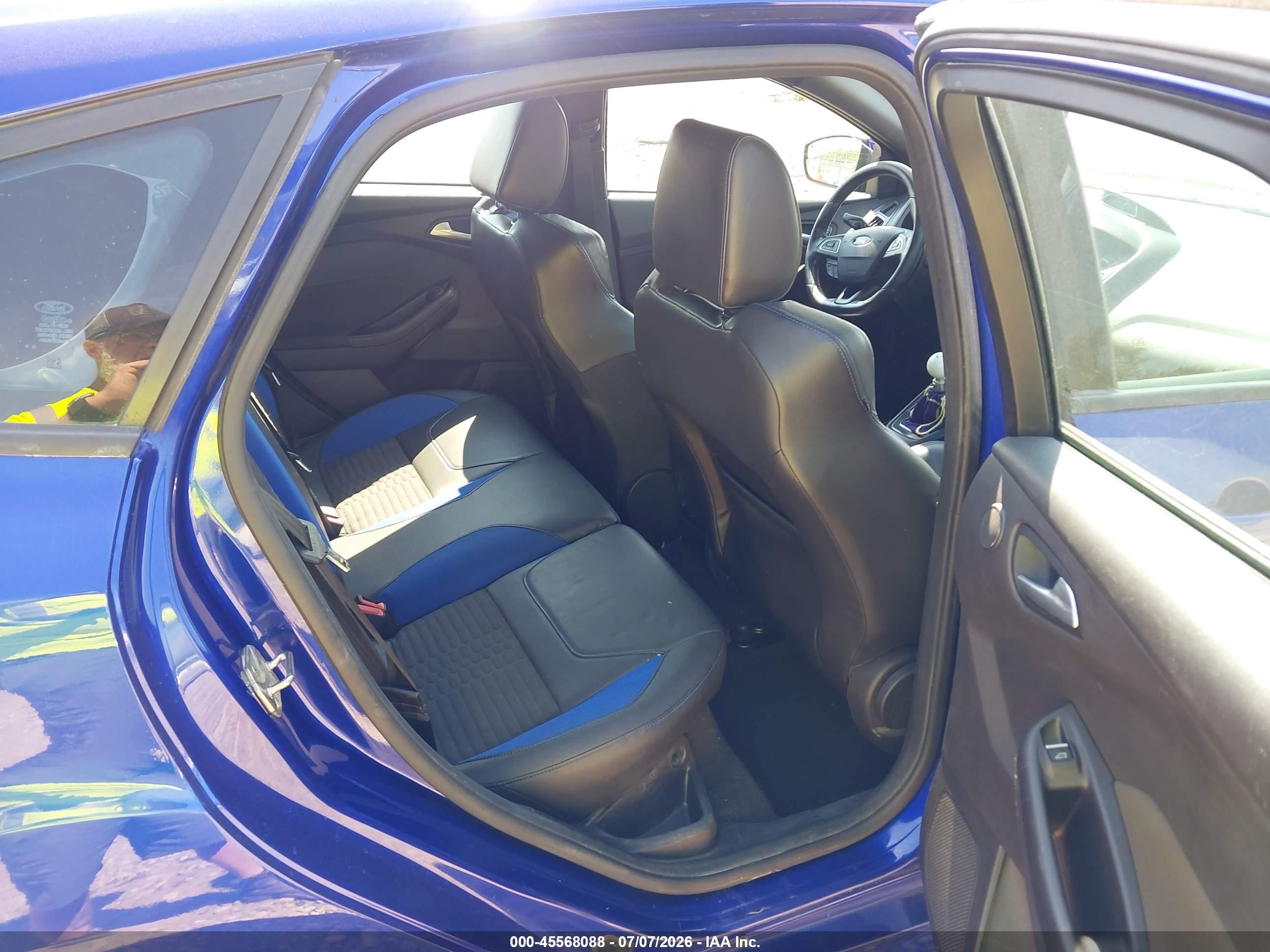 2015 Ford Focus St   Blue vin: 1FADP3L96FL229000
