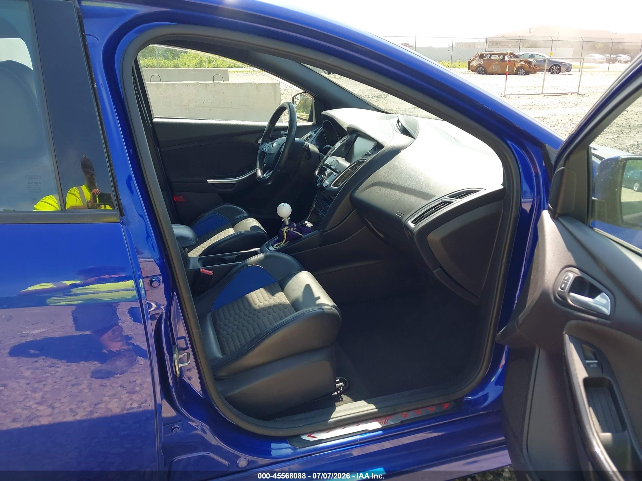 2015 Ford Focus St   Blue vin: 1FADP3L96FL229000
