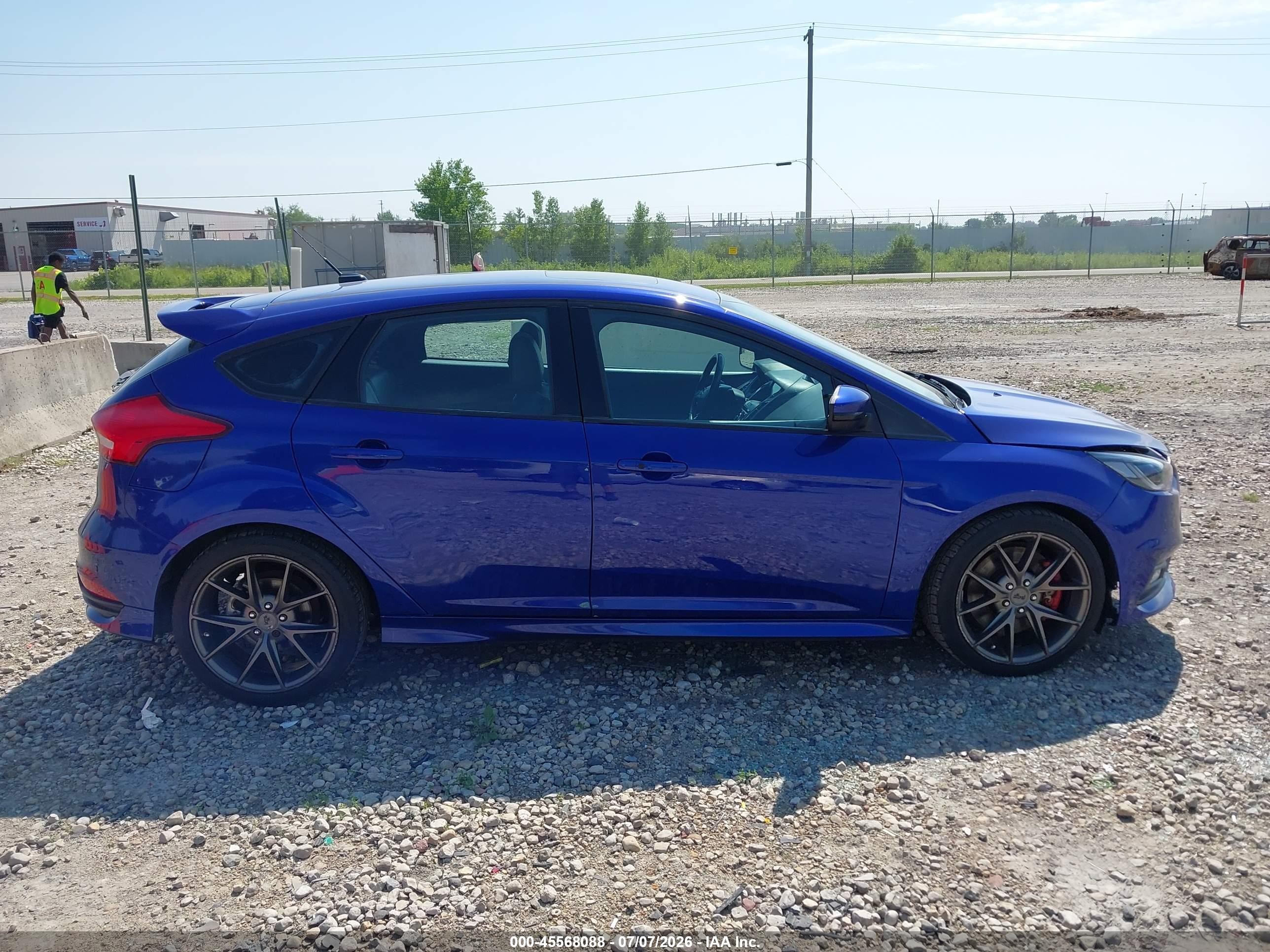 2015 Ford Focus St   Blue vin: 1FADP3L96FL229000