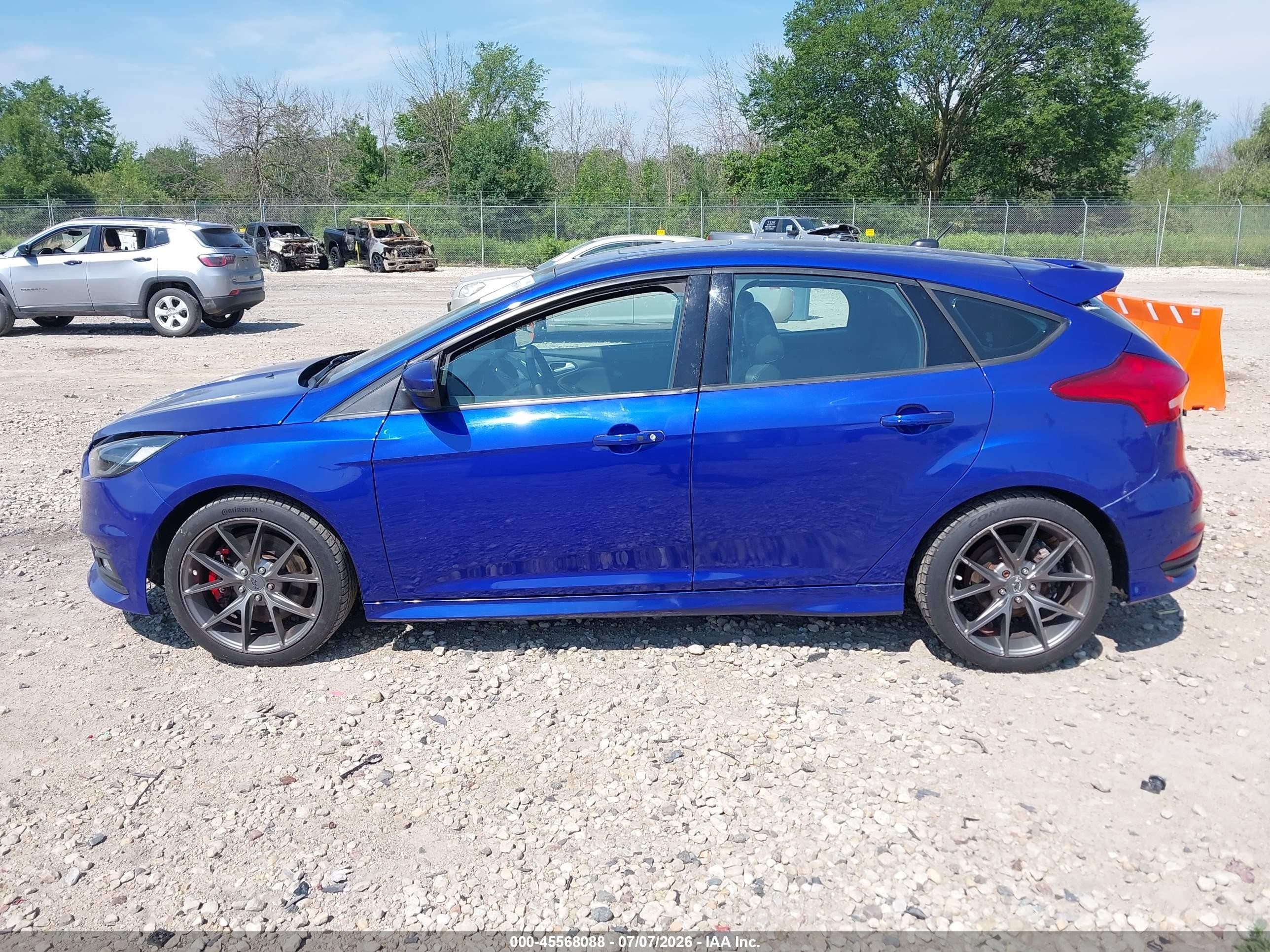 2015 Ford Focus St   Blue vin: 1FADP3L96FL229000