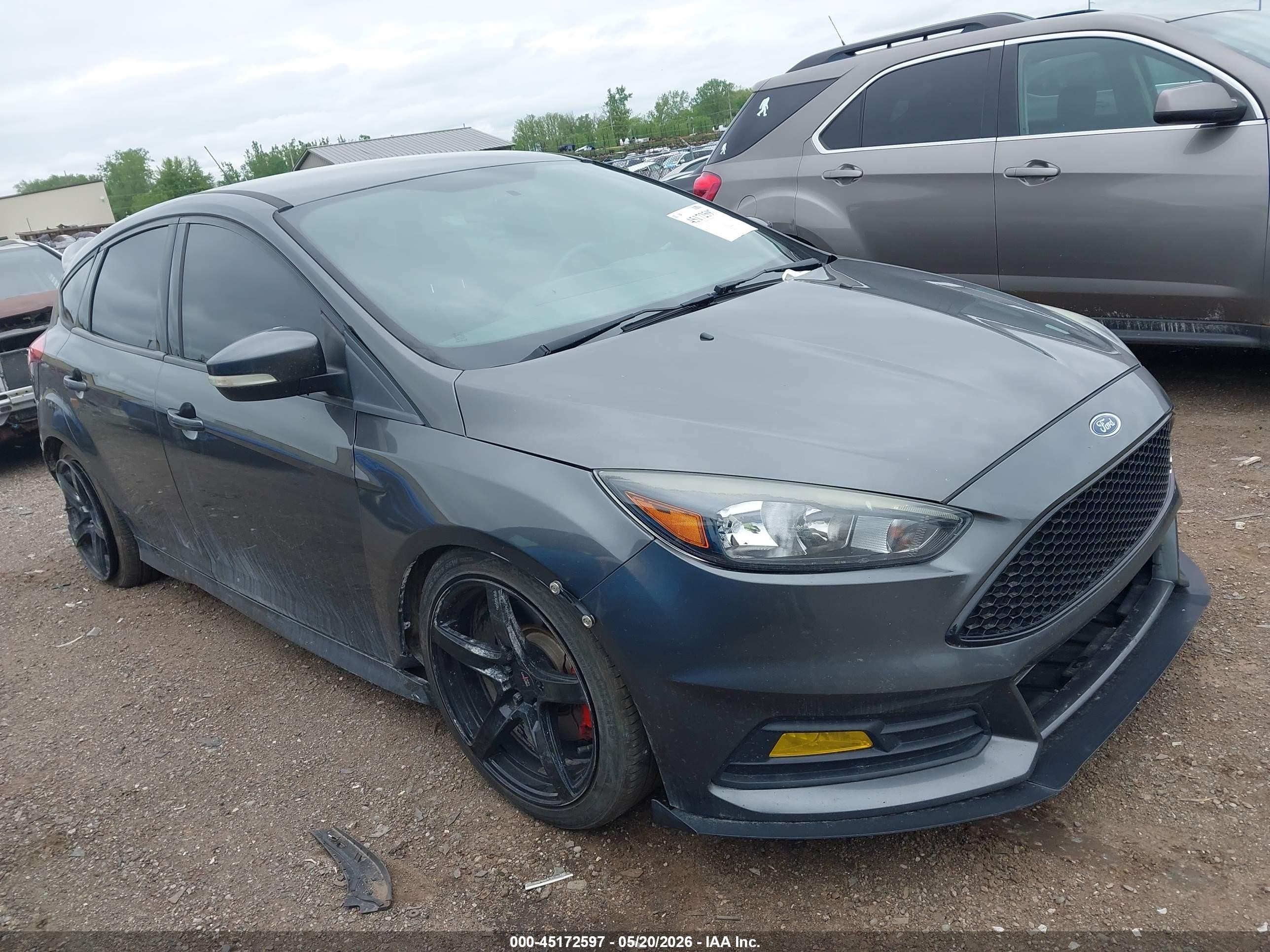 2015 Ford Focus St   Gray vin: 1FADP3L96FL387255