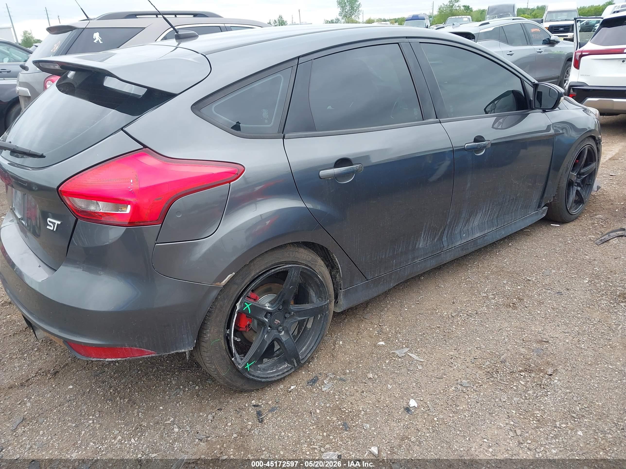 2015 Ford Focus St   Gray vin: 1FADP3L96FL387255