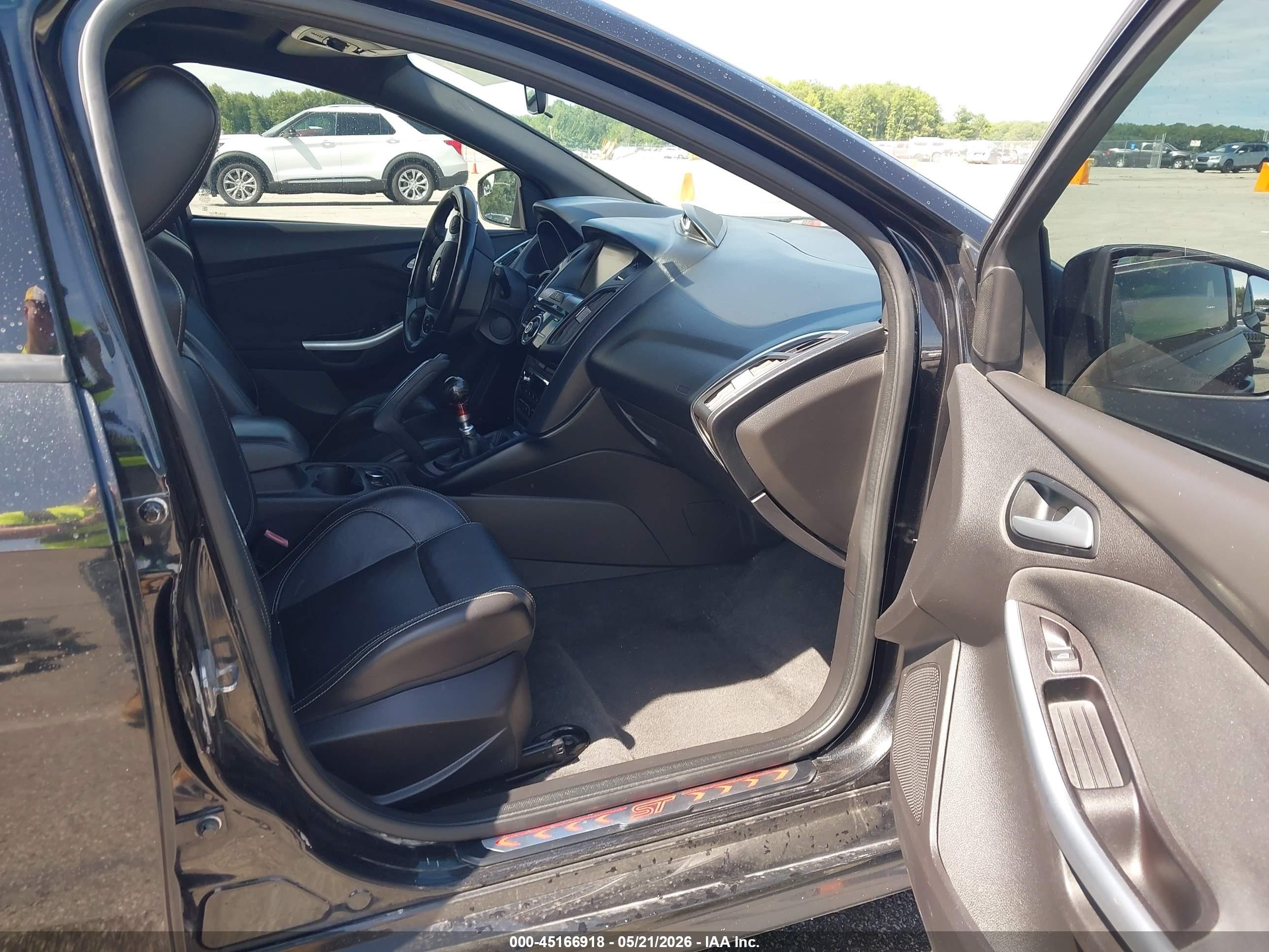 2013 Ford Focus St   Black vin: 1FADP3L97DL185845