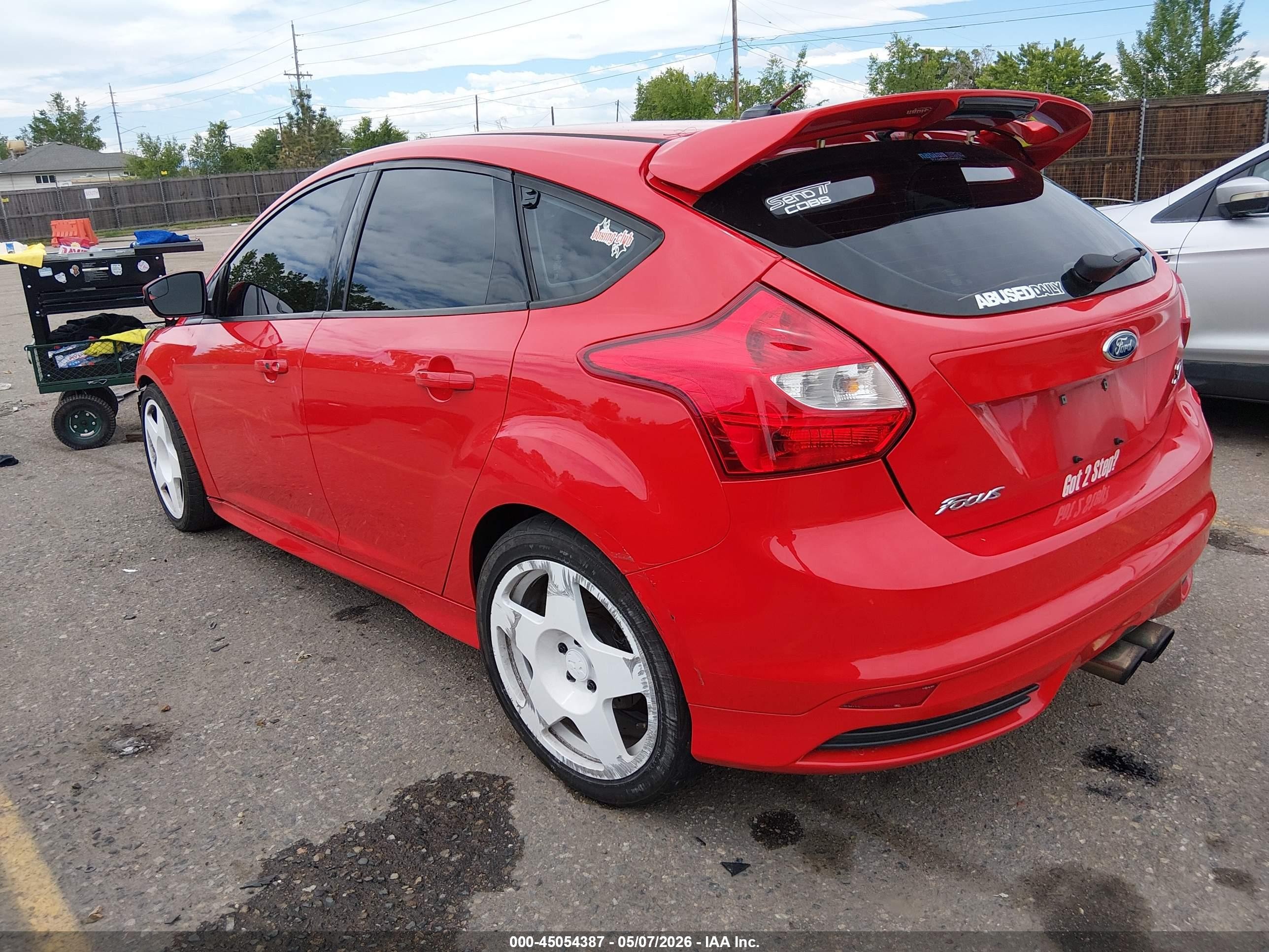 2013 Ford Focus St   Red vin: 1FADP3L97DL334626