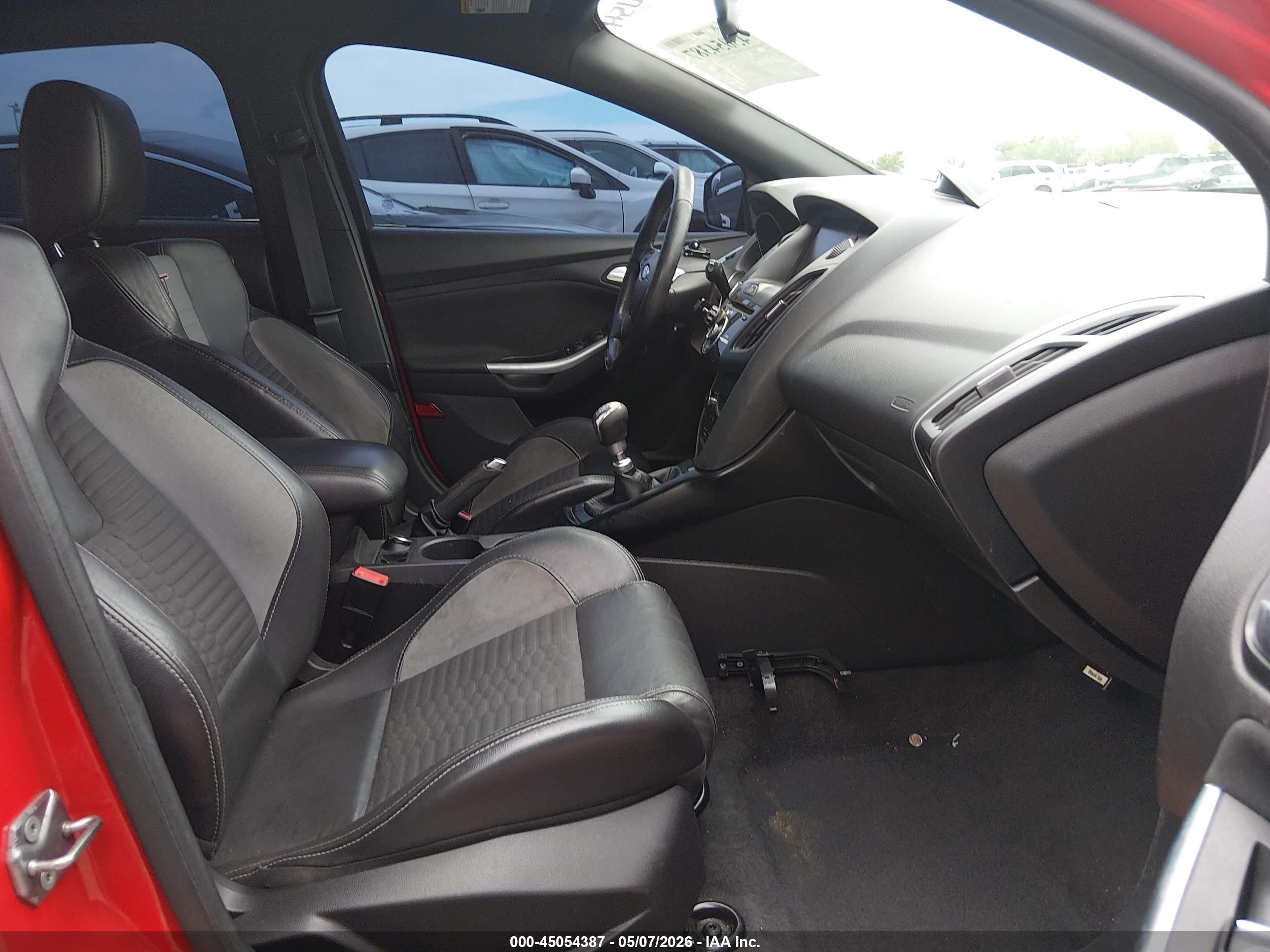 2013 Ford Focus St   Red vin: 1FADP3L97DL334626