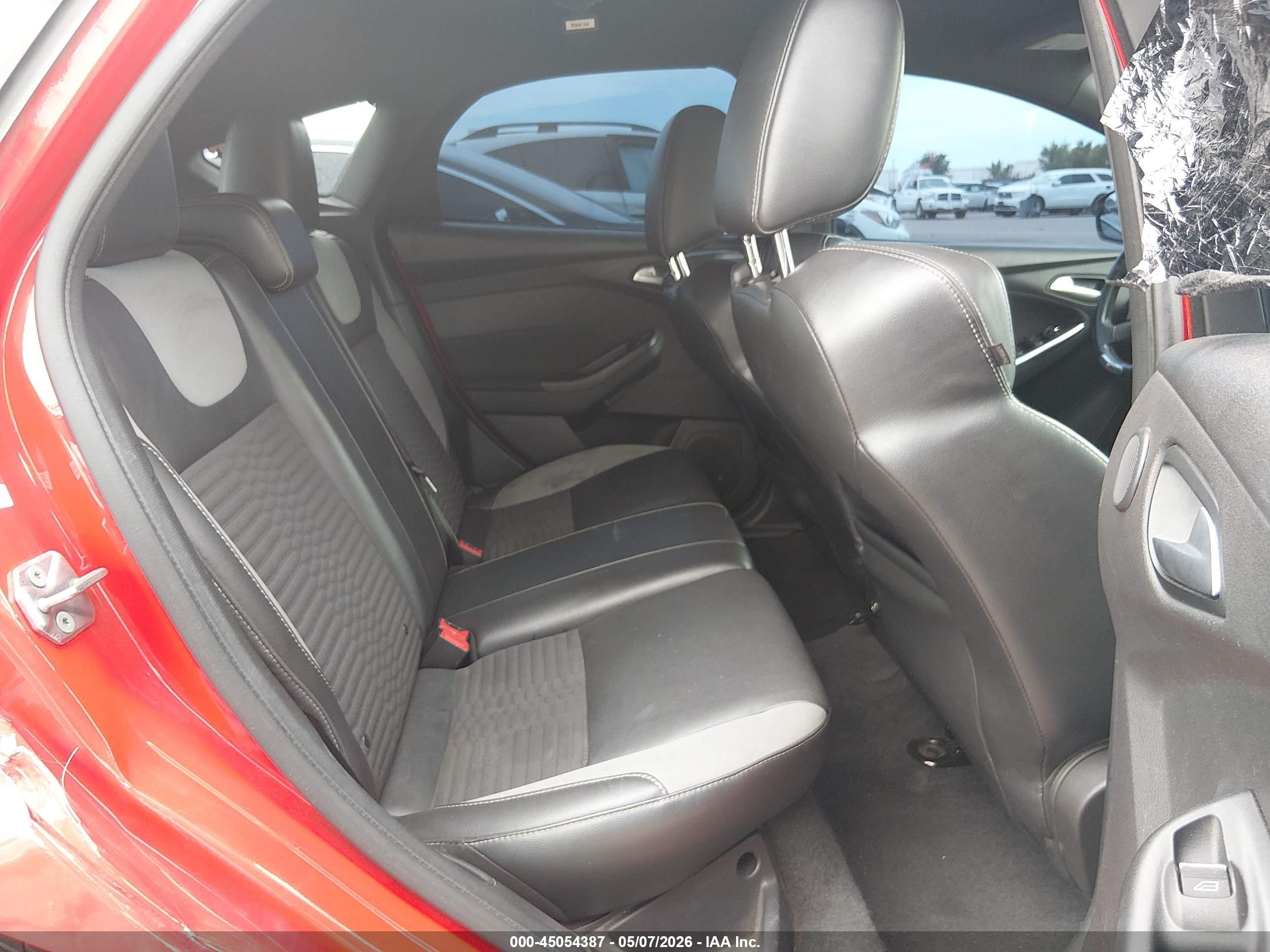2013 Ford Focus St   Red vin: 1FADP3L97DL334626