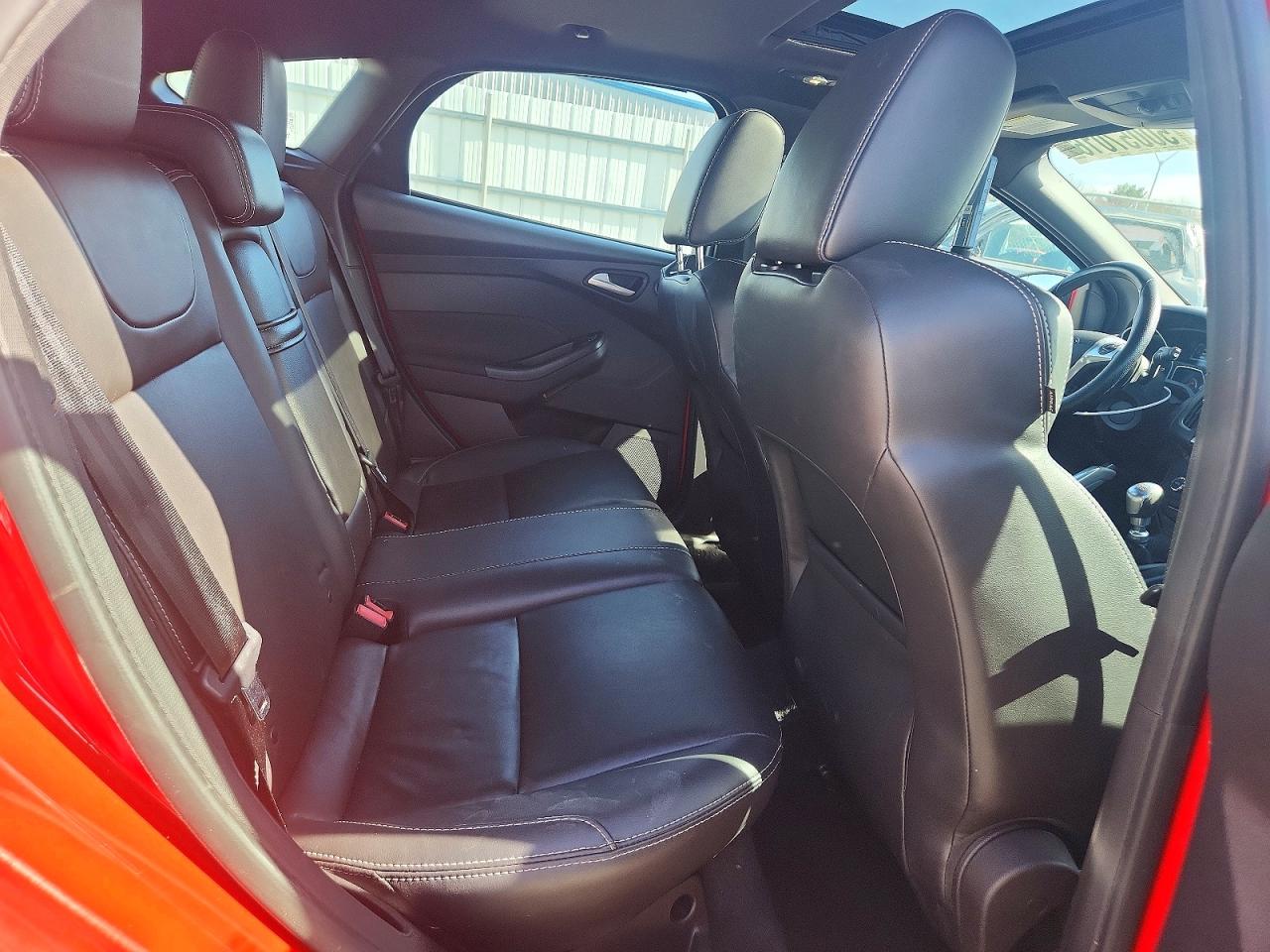 2014 Ford Focus St Красный vin: 1FADP3L97EL163961