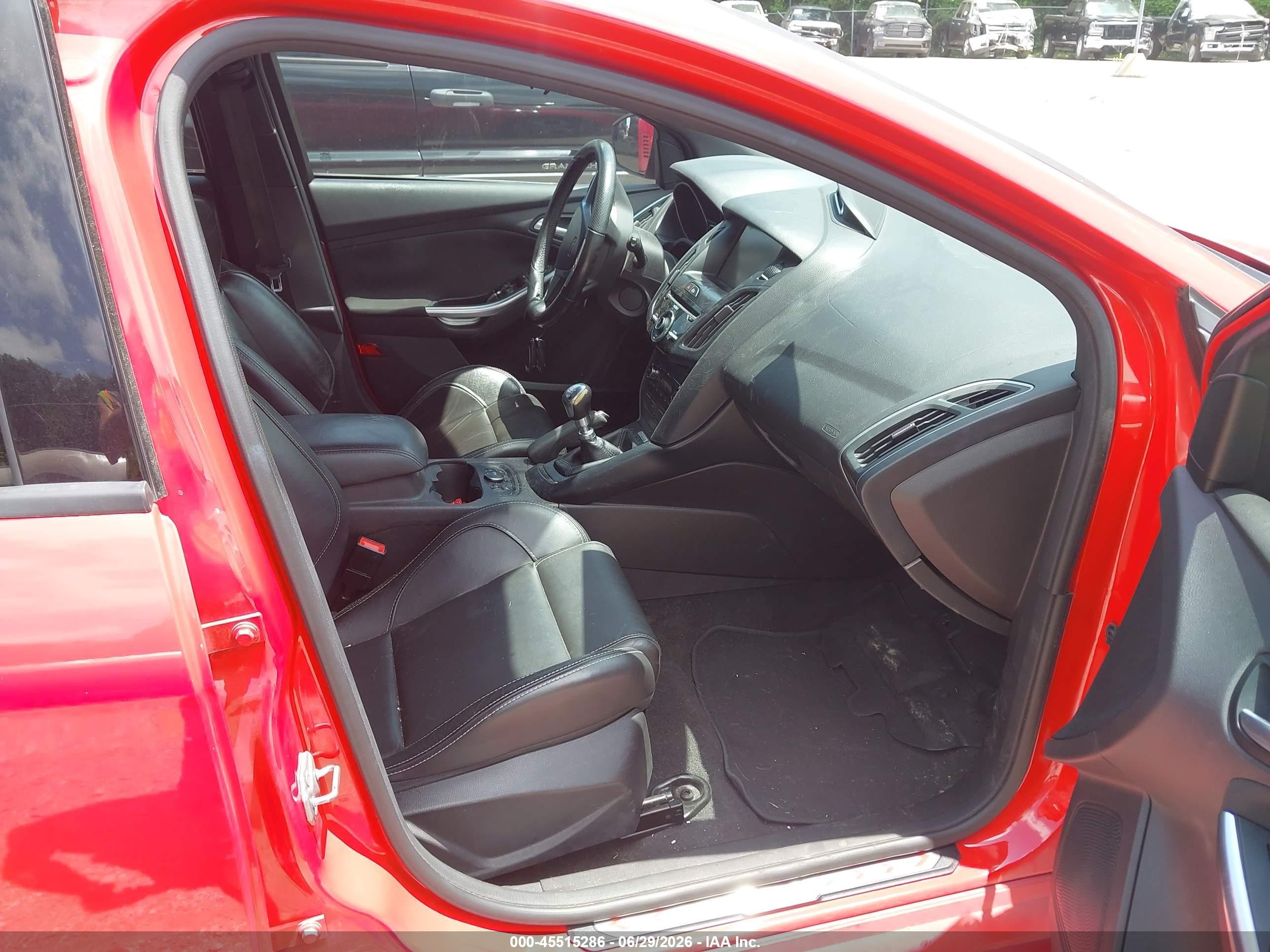 2014 Ford Focus St   Red vin: 1FADP3L97EL184342