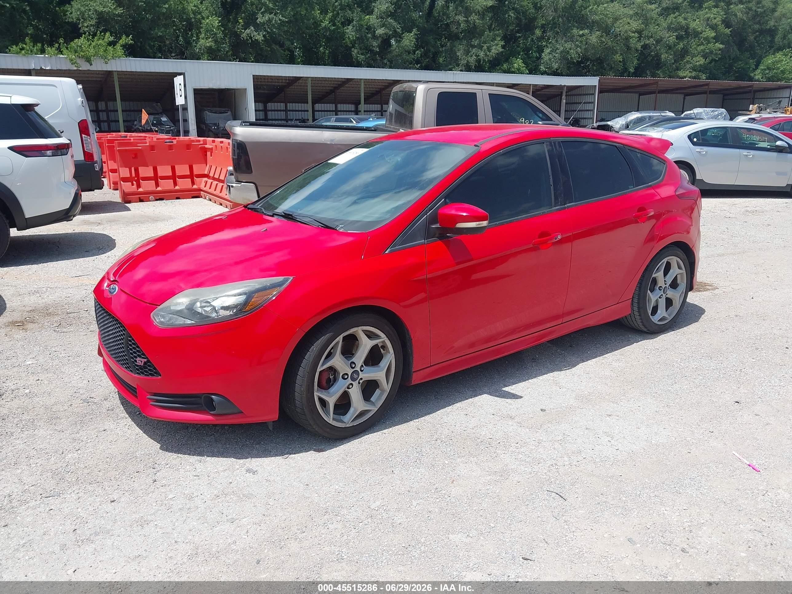 2014 Ford Focus St   Red vin: 1FADP3L97EL184342