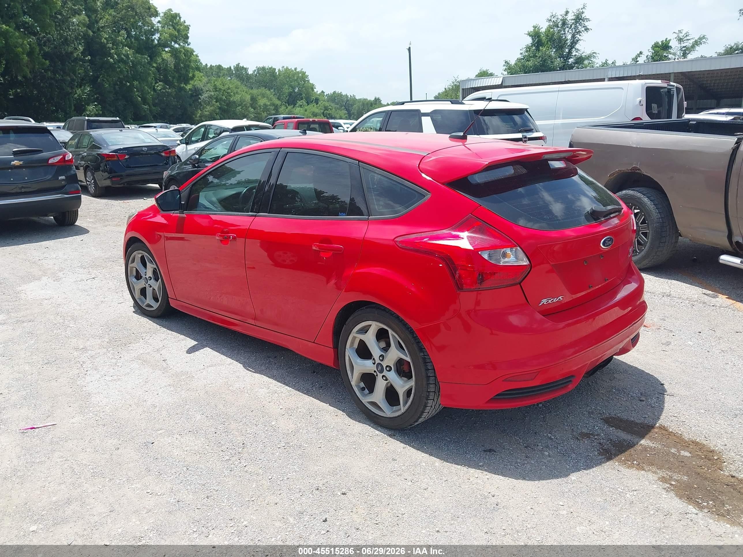 2014 Ford Focus St   Red vin: 1FADP3L97EL184342
