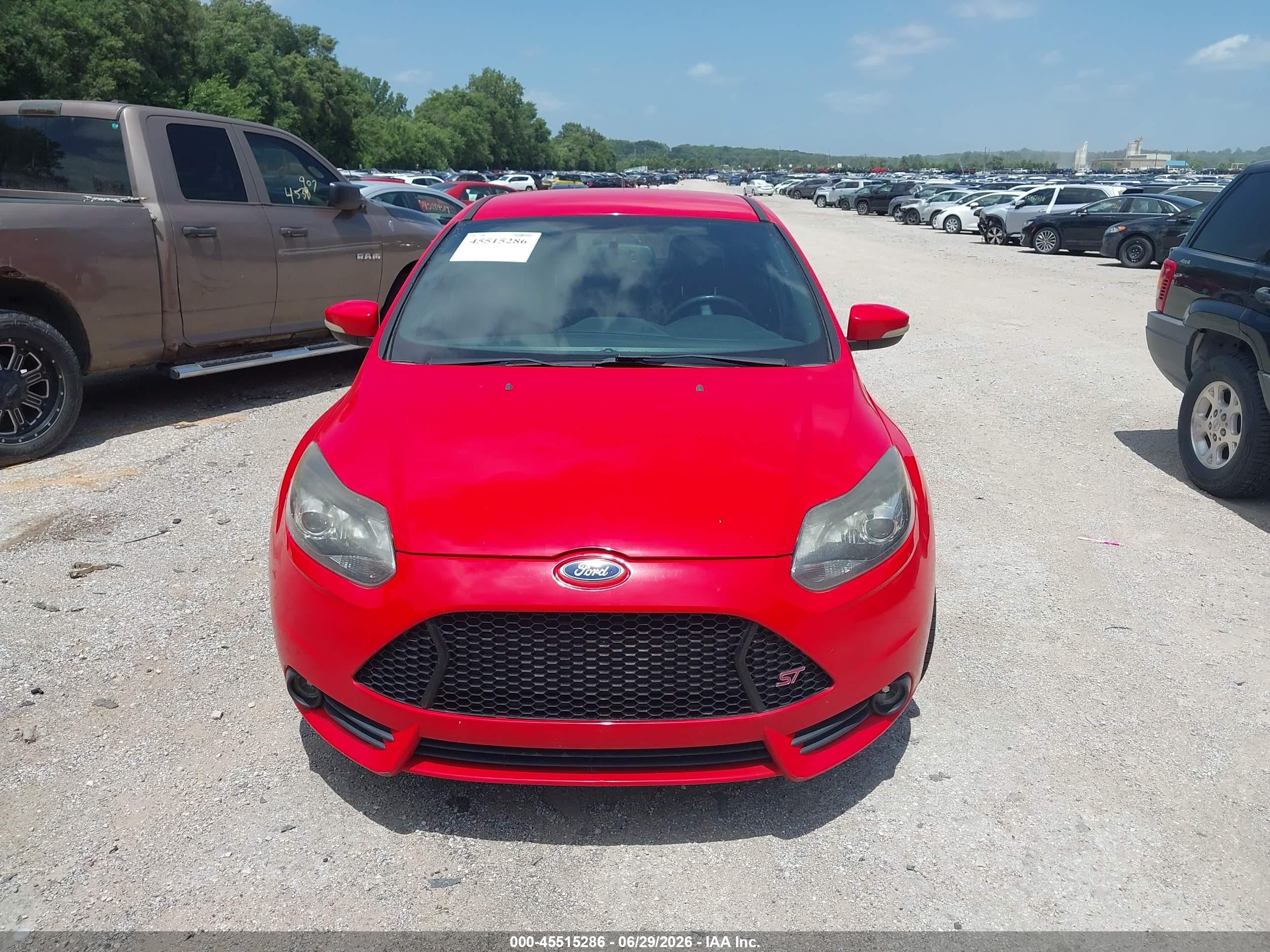 2014 Ford Focus St   Red vin: 1FADP3L97EL184342