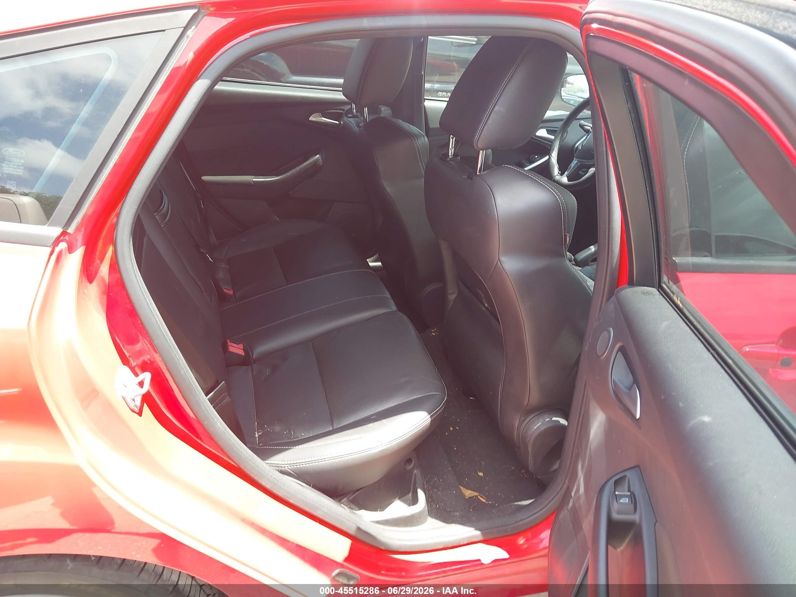 2014 Ford Focus St   Red vin: 1FADP3L97EL184342