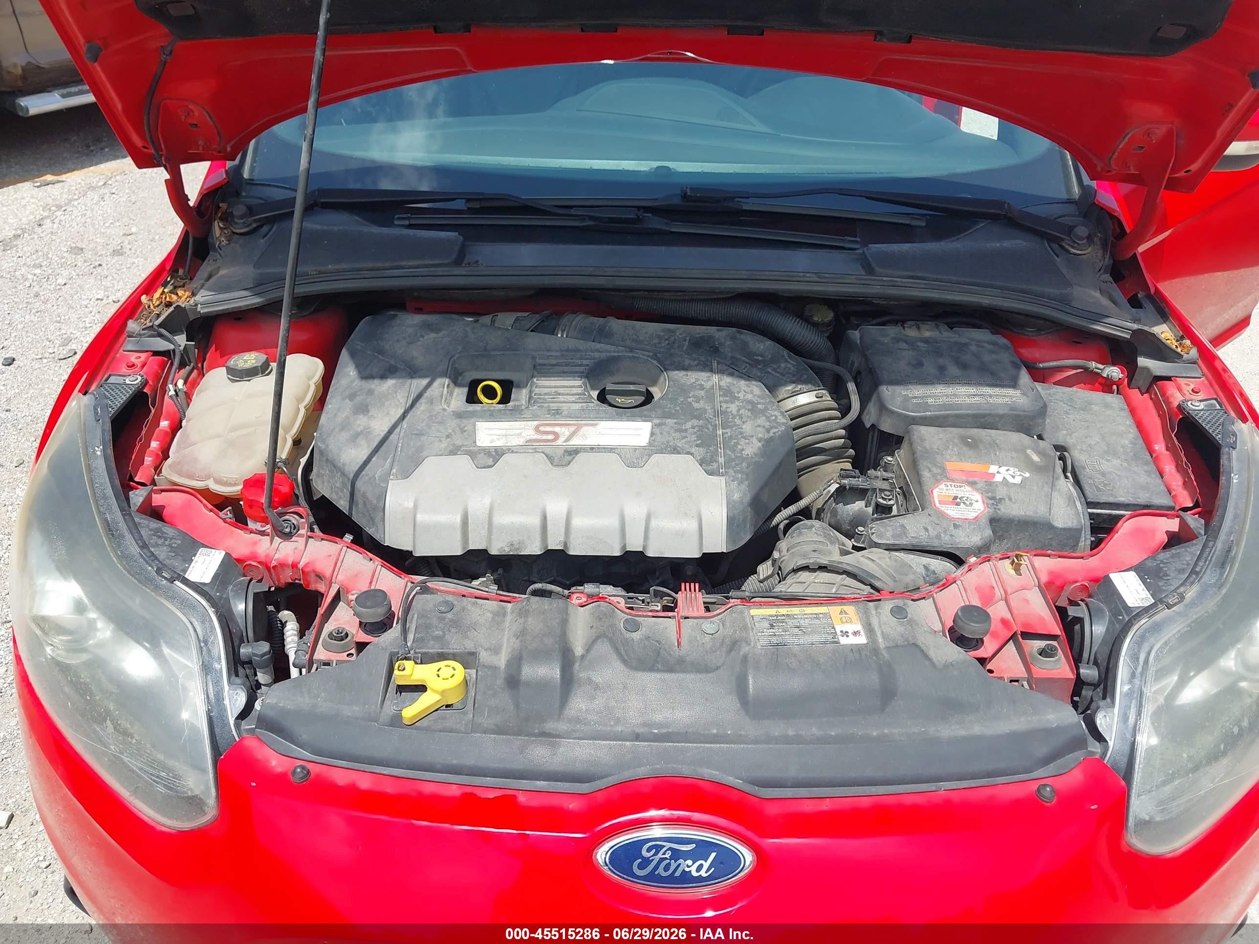 2014 Ford Focus St   Red vin: 1FADP3L97EL184342