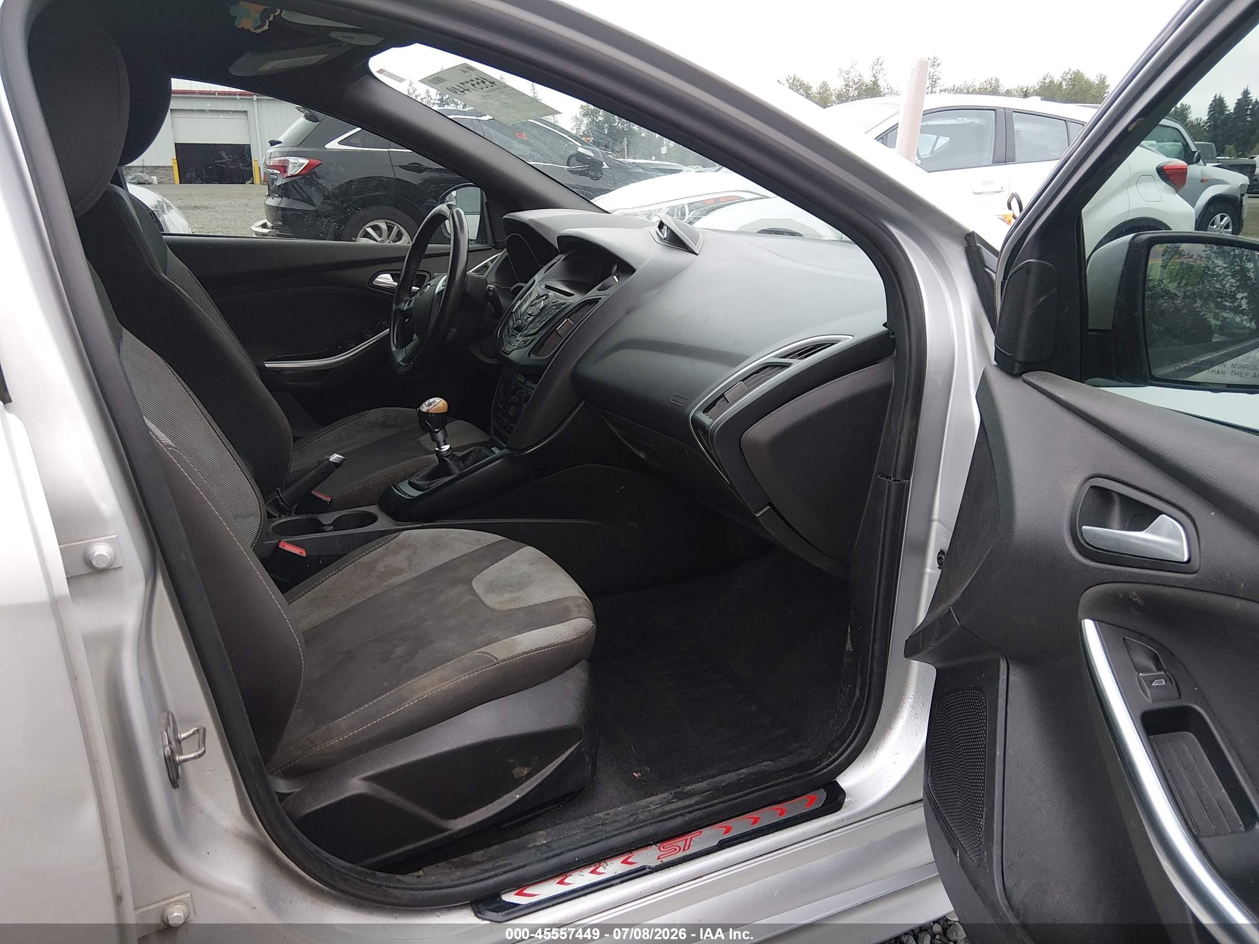 2014 Ford Focus St   Silver vin: 1FADP3L97EL238271