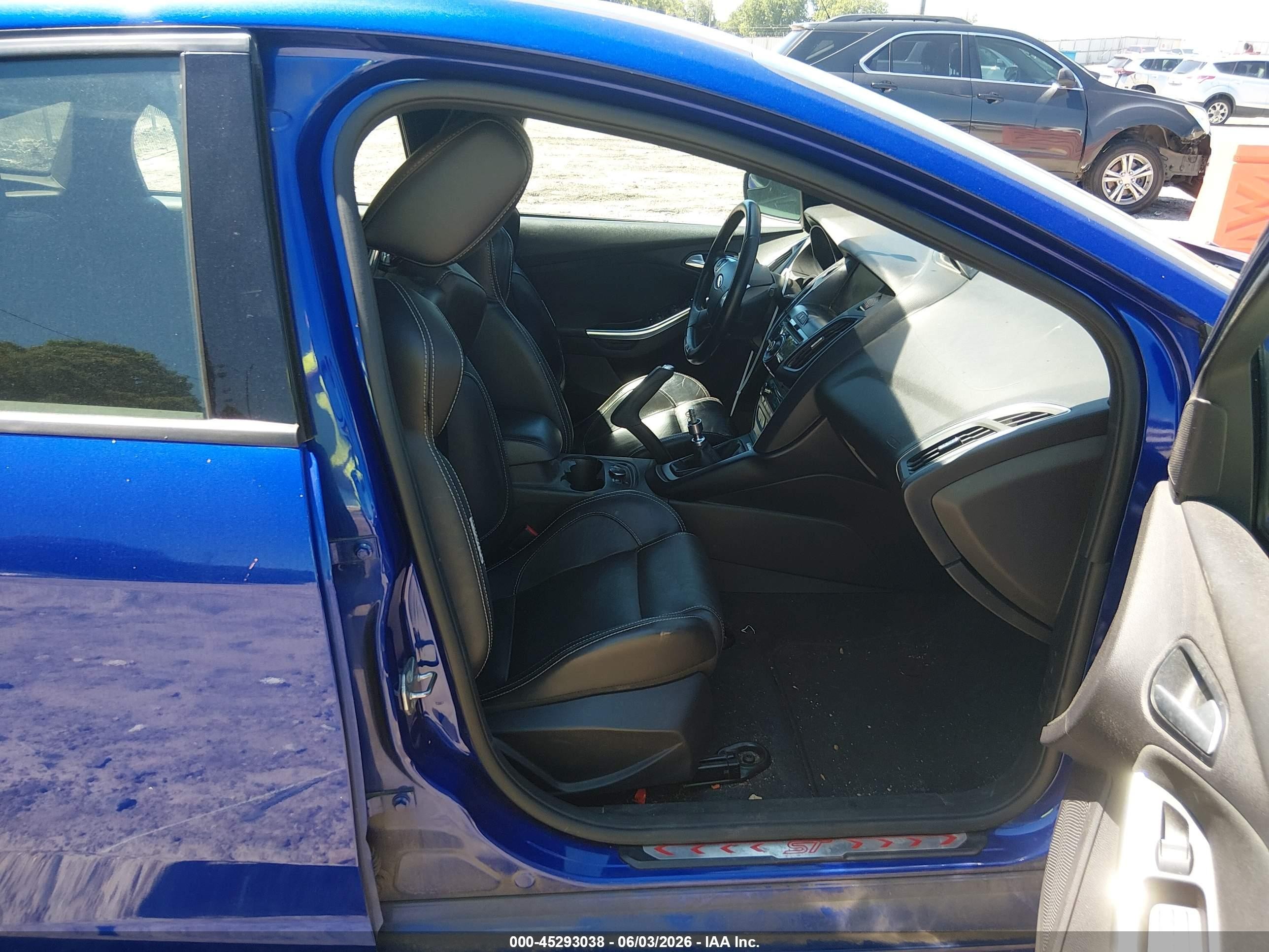 2014 Ford Focus St   Blue vin: 1FADP3L97EL426353