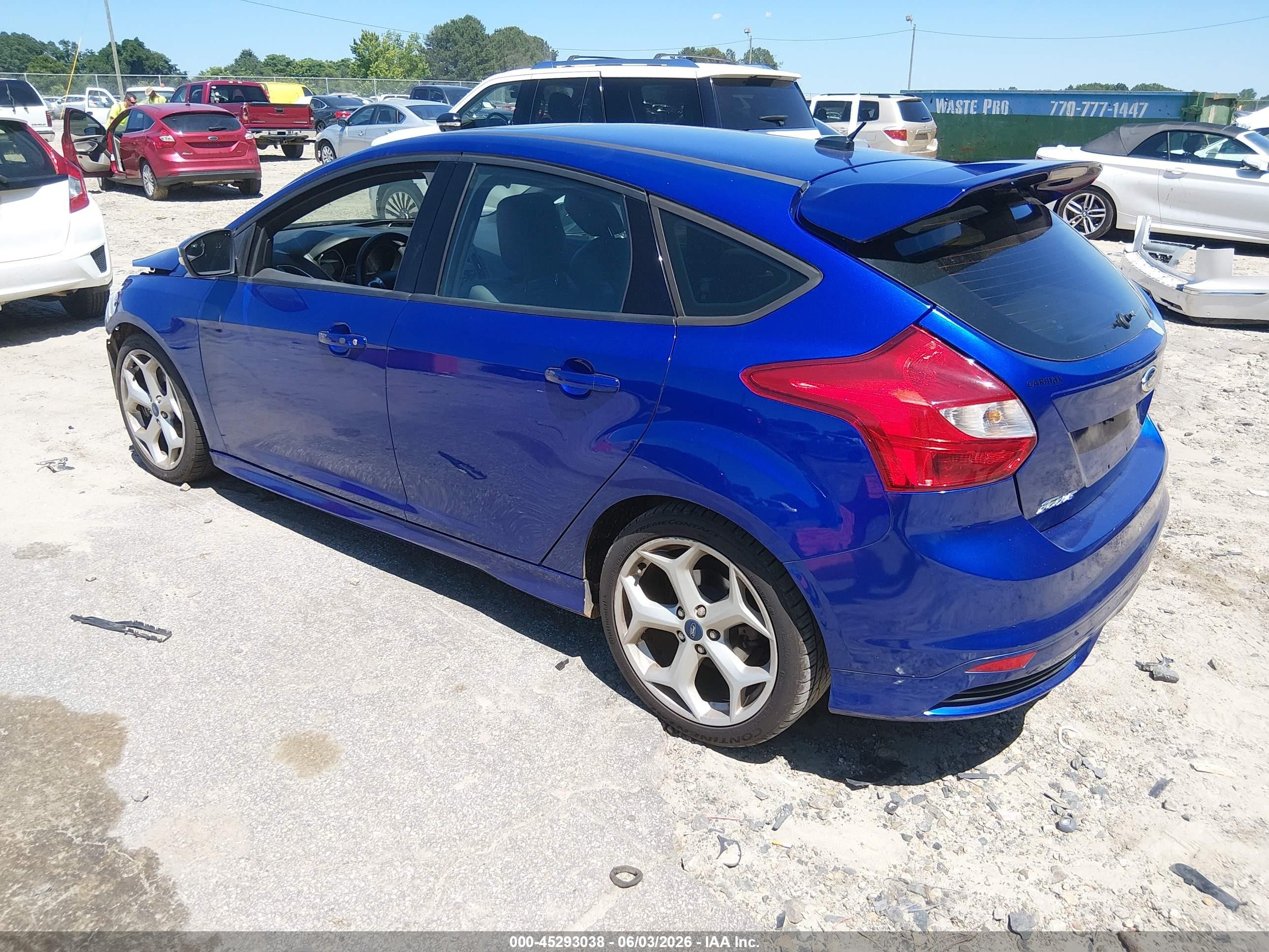 2014 Ford Focus St   Blue vin: 1FADP3L97EL426353