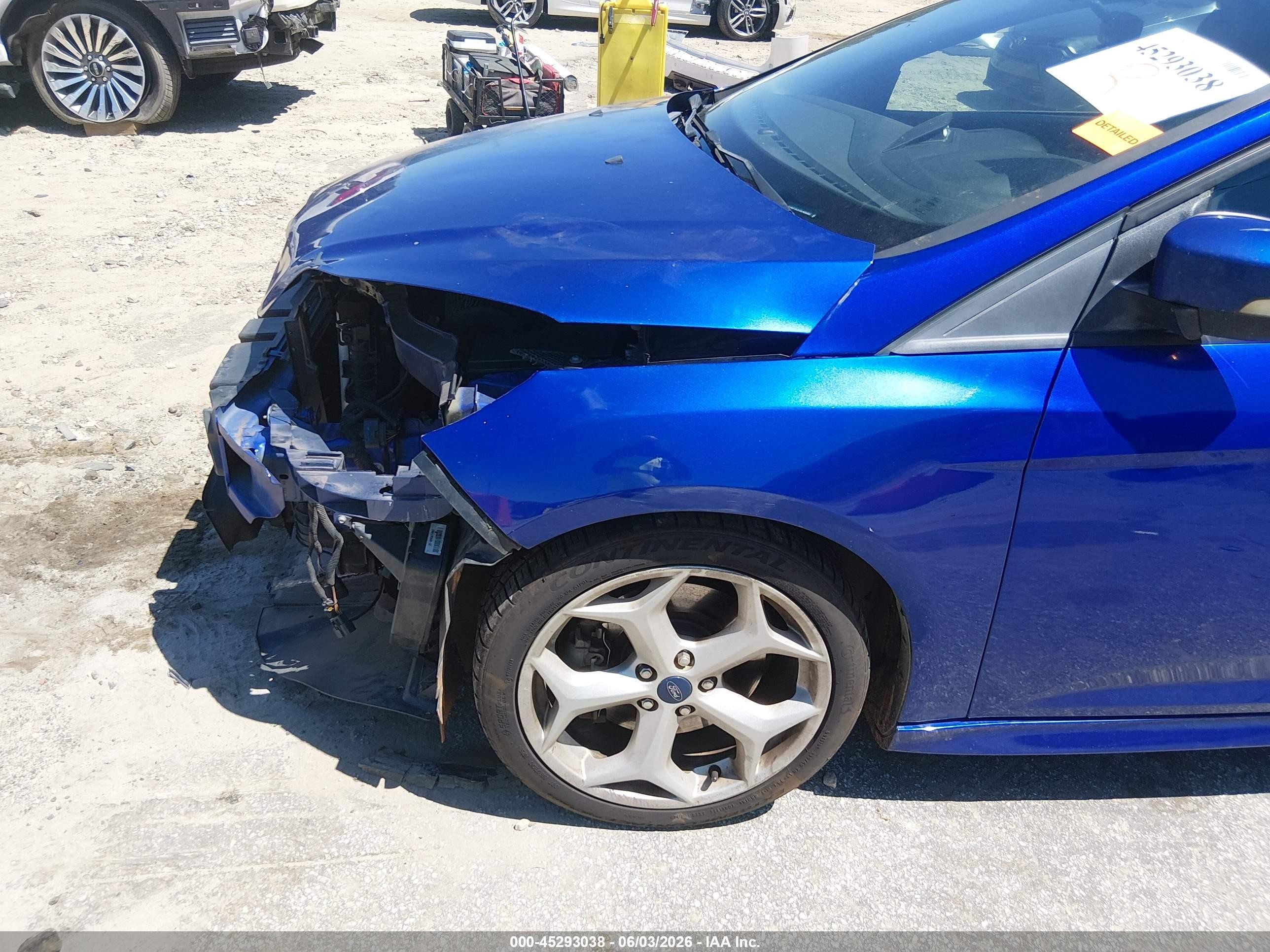 2014 Ford Focus St   Blue vin: 1FADP3L97EL426353