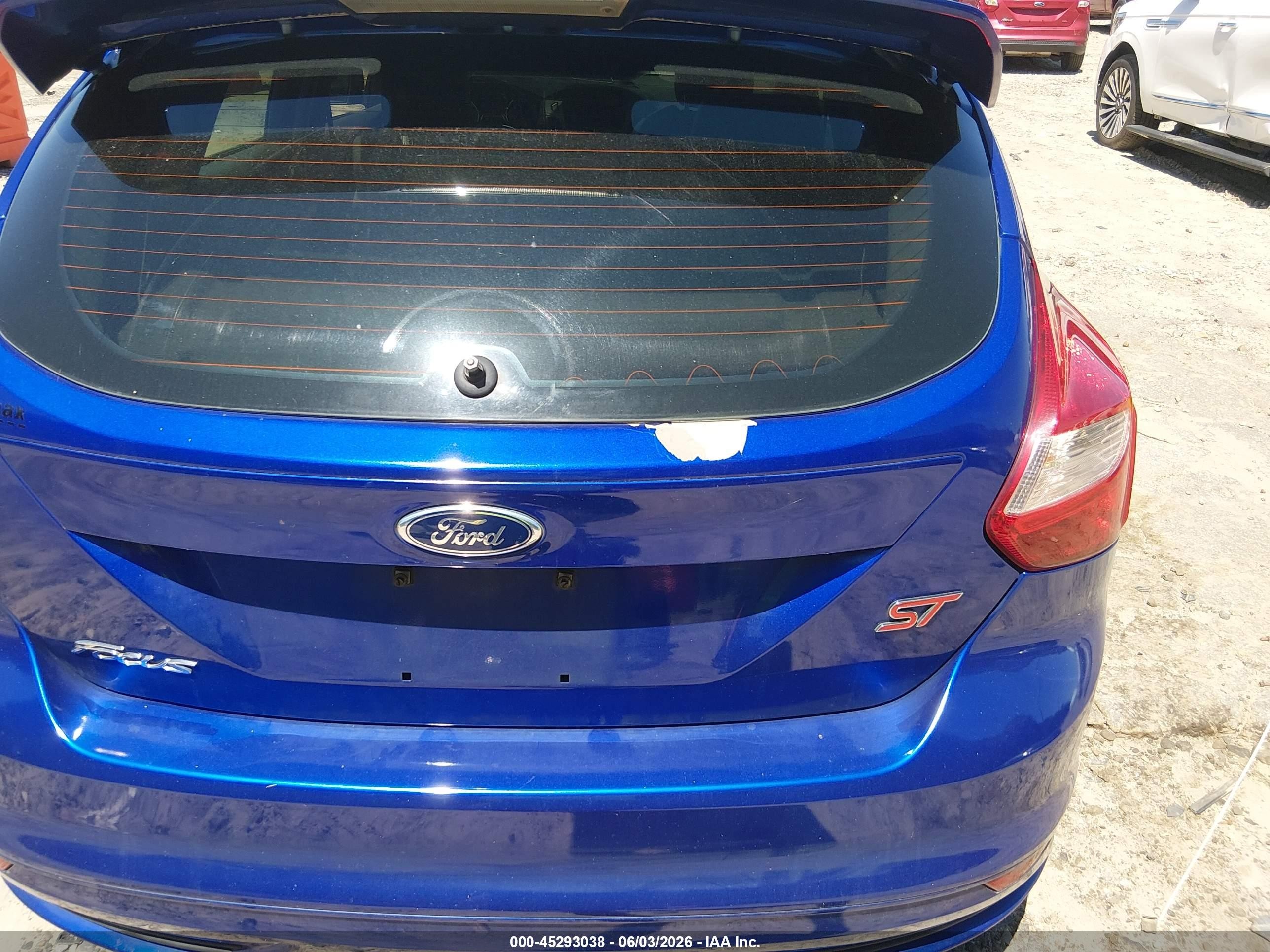 2014 Ford Focus St   Blue vin: 1FADP3L97EL426353