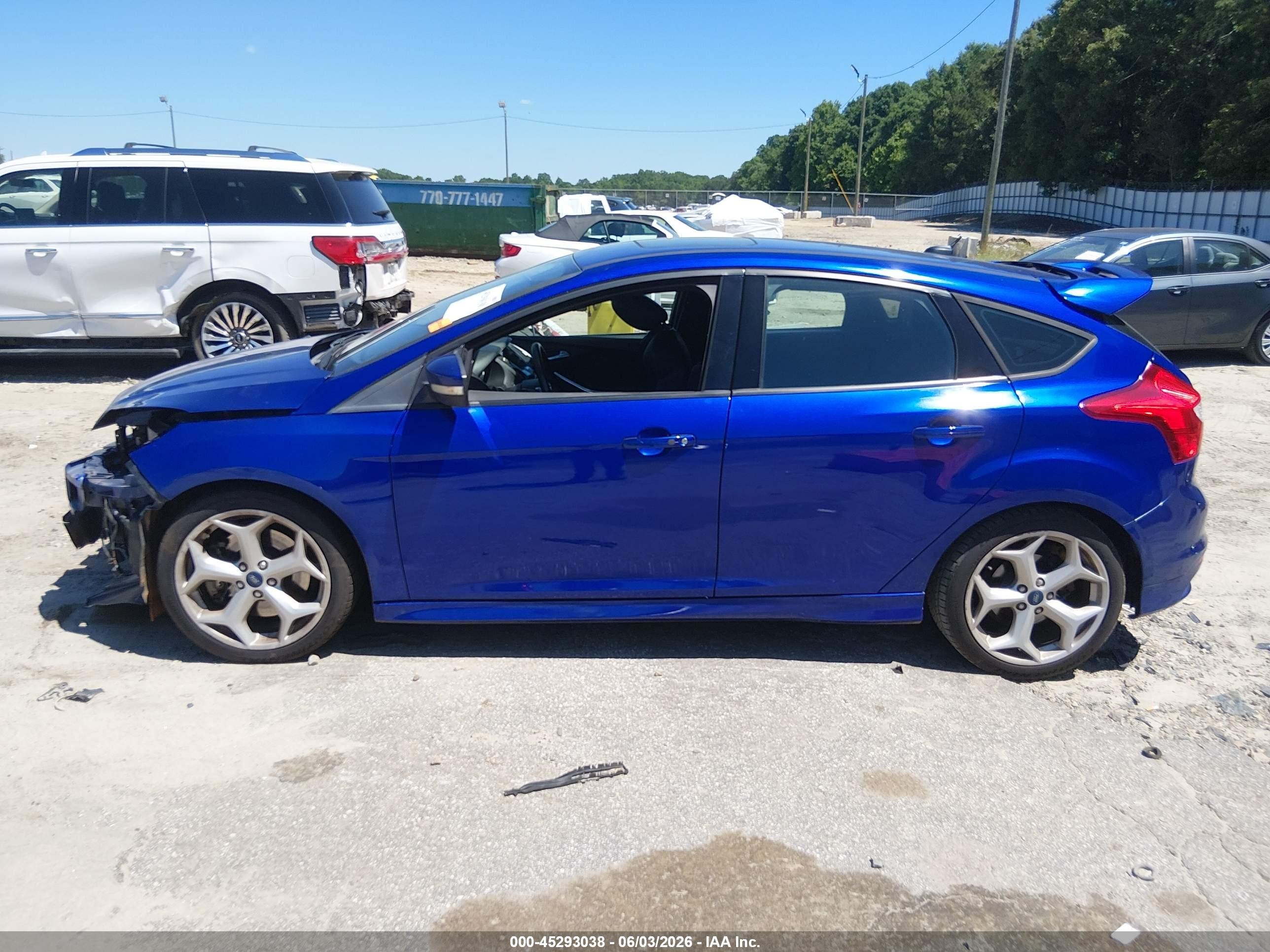 2014 Ford Focus St   Blue vin: 1FADP3L97EL426353