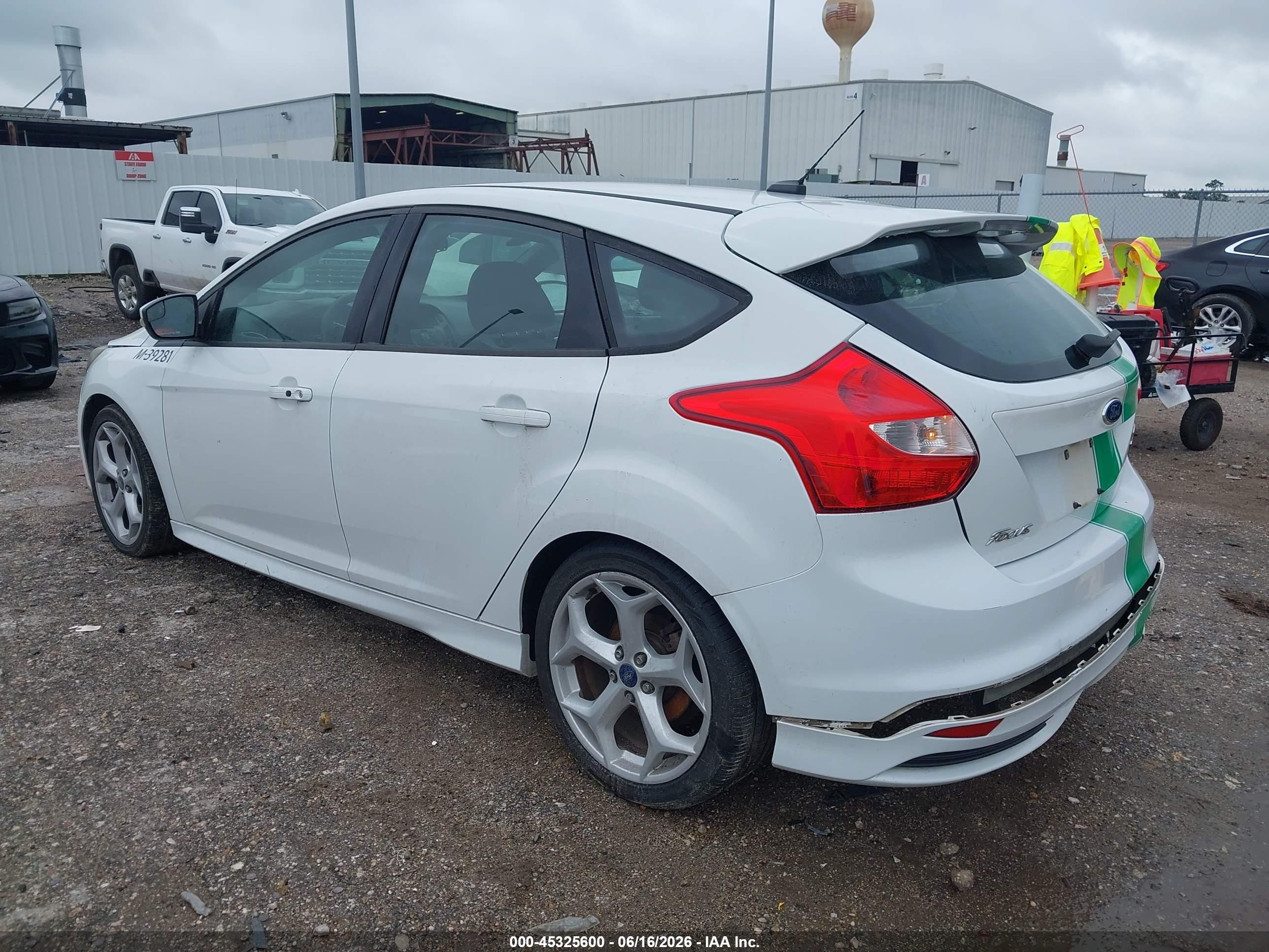 2014 Ford Focus St   Белый vin: 1FADP3L97EL430001