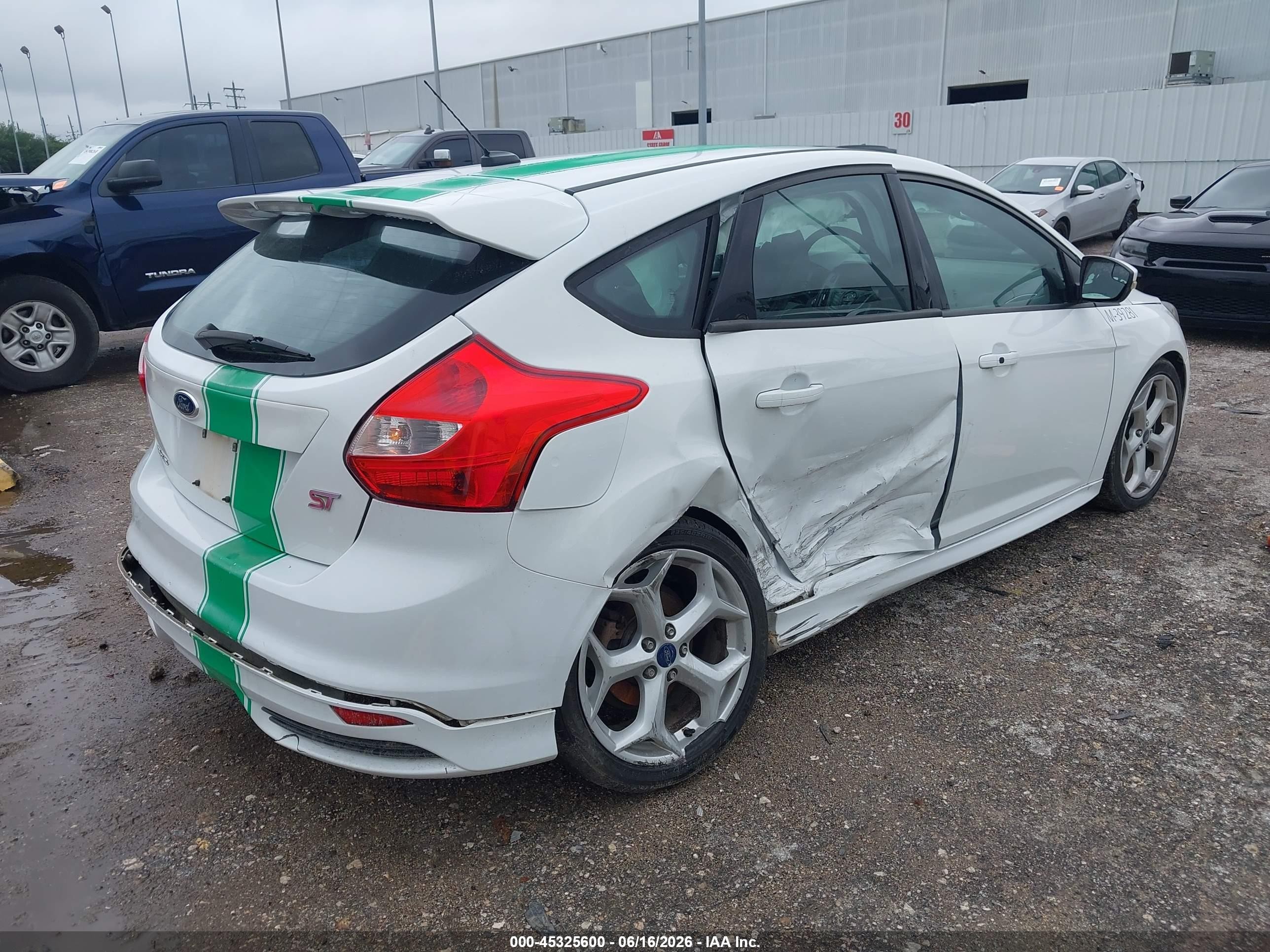 2014 Ford Focus St   Белый vin: 1FADP3L97EL430001