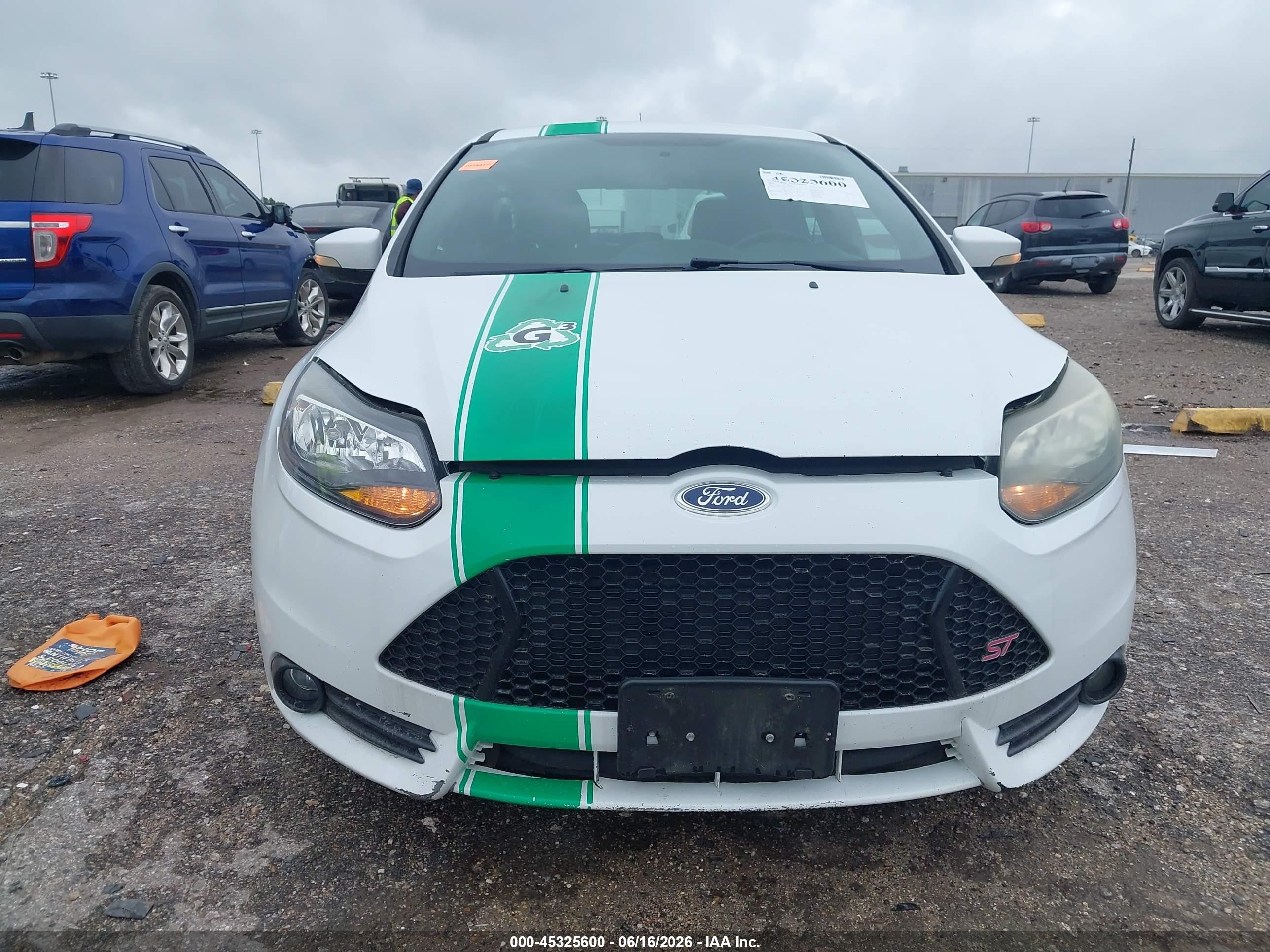 2014 Ford Focus St   Белый vin: 1FADP3L97EL430001