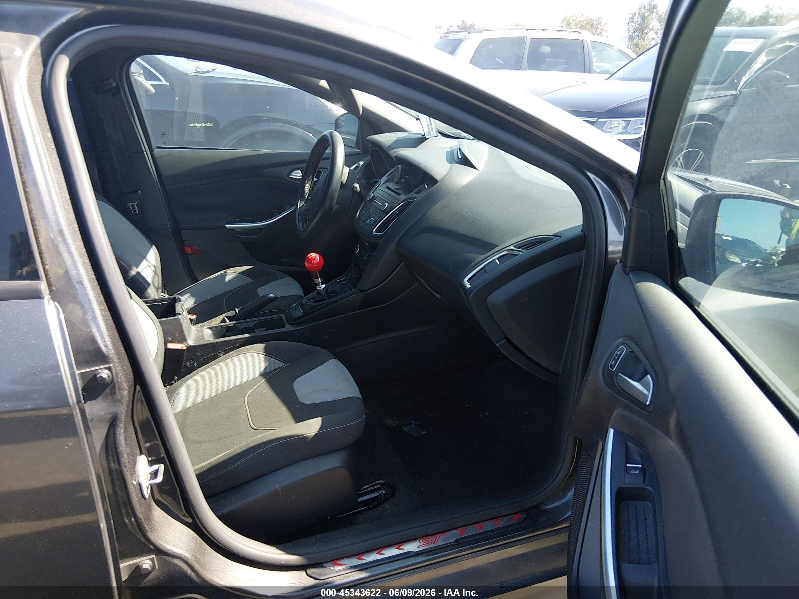 2015 Ford Focus St   Серый vin: 1FADP3L97FL241284