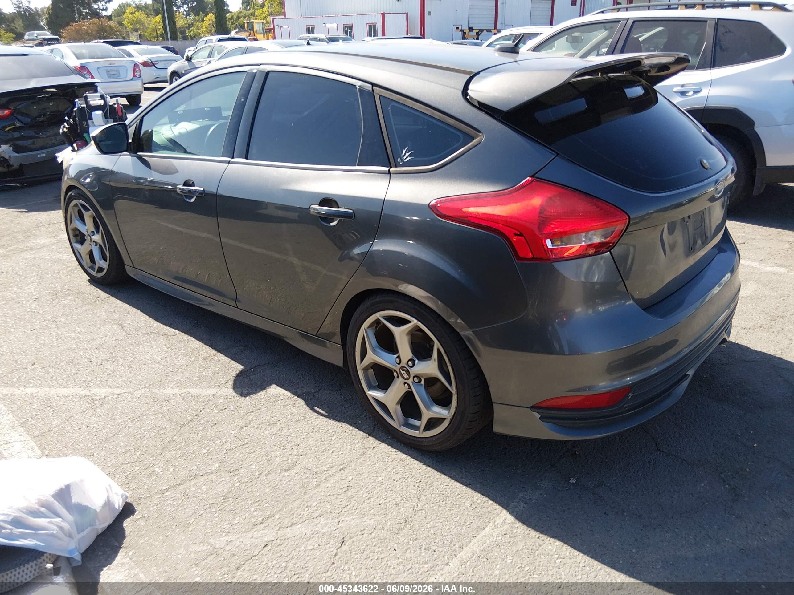 2015 Ford Focus St   Серый vin: 1FADP3L97FL241284